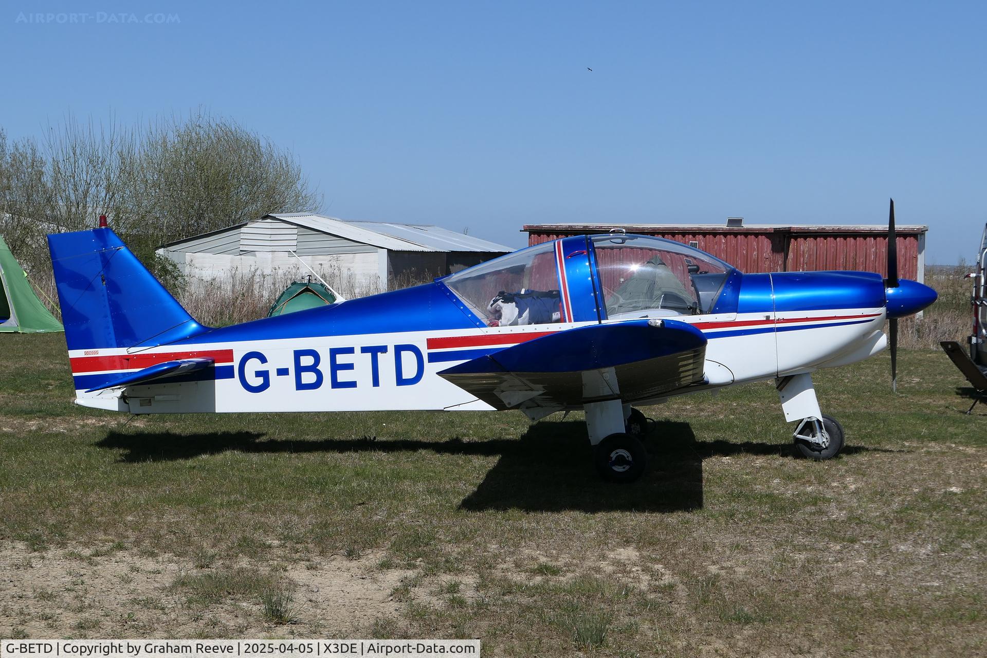 G-BETD, 1974 Robin HR-200-100 Club C/N 20, Parked at Deenethorpe.