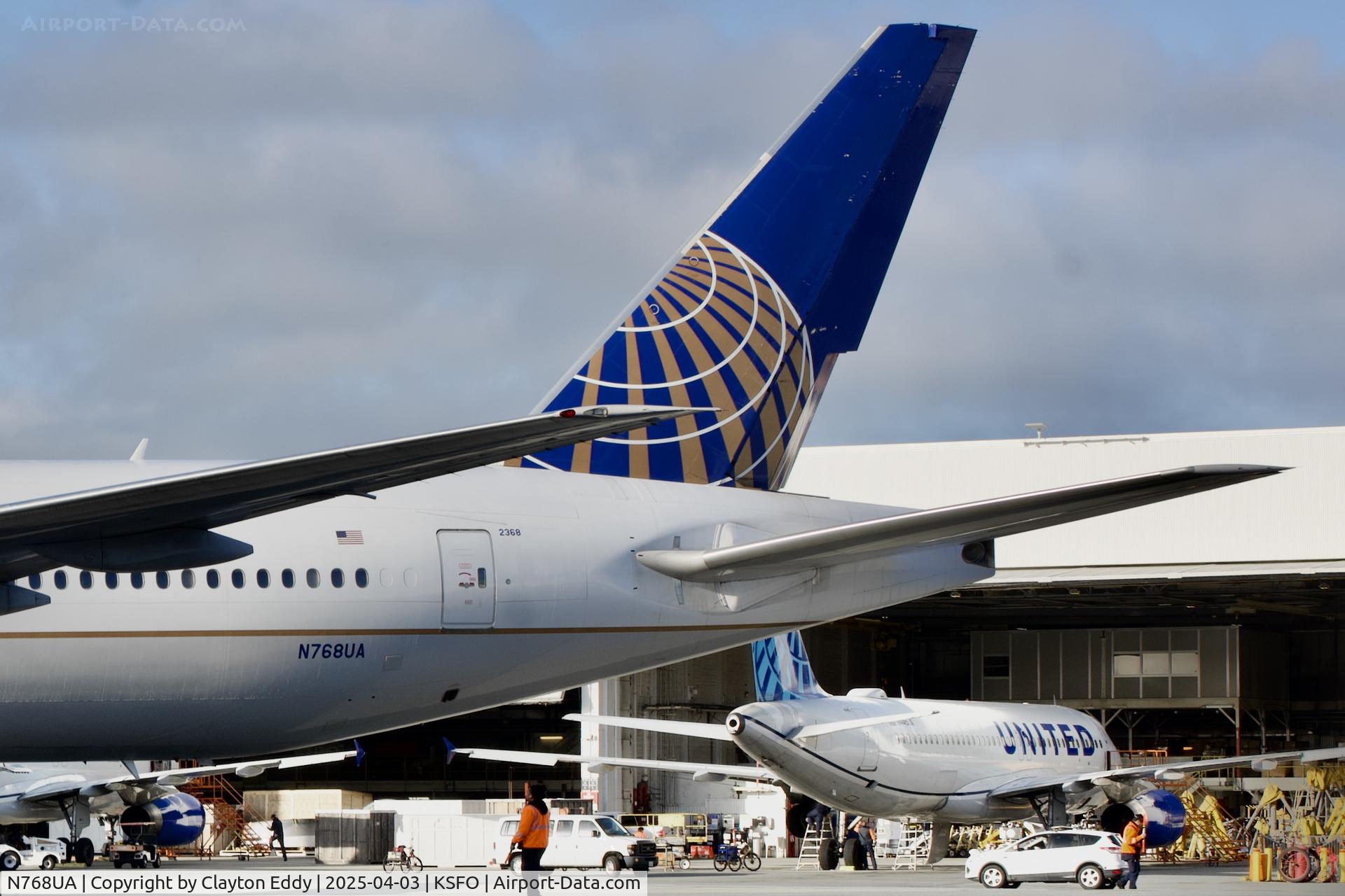 N768UA, 1995 Boeing 777-222 C/N 26919, SfO 2025