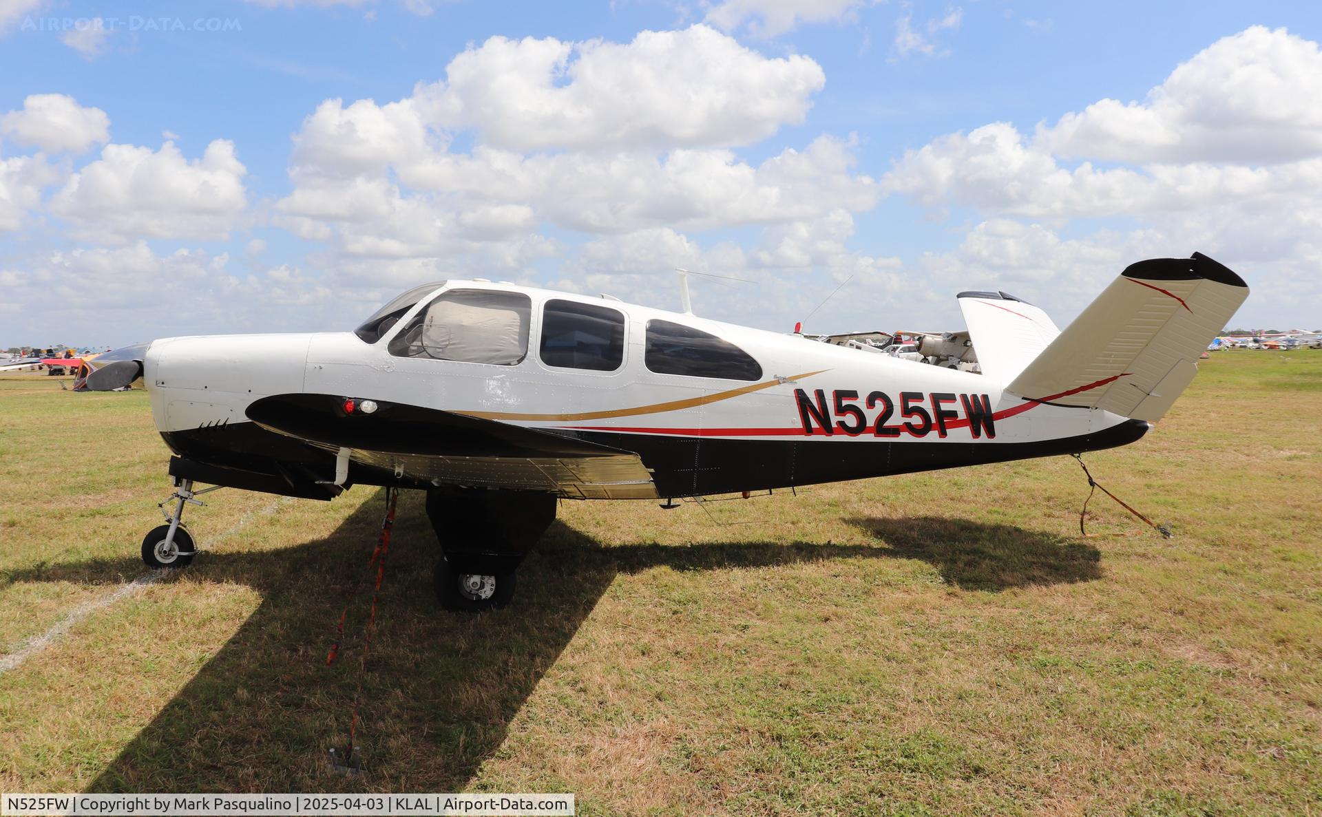 N525FW, 1962 Beech P35 Bonanza C/N D-7044, Beech P35