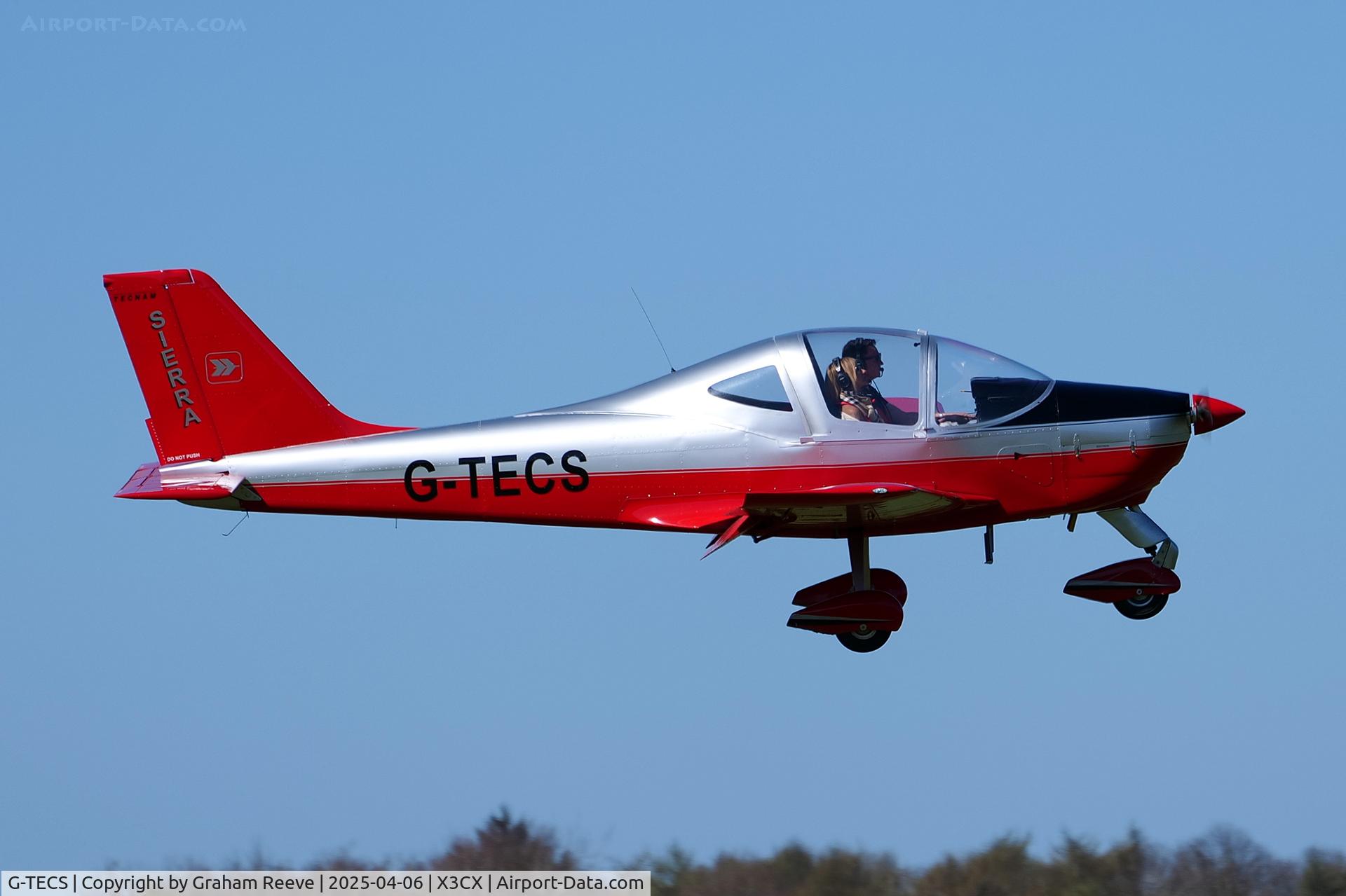 G-TECS, 2004 Tecnam P-2002EA Sierra C/N PFA 333-14325, Landing at Northrepps.