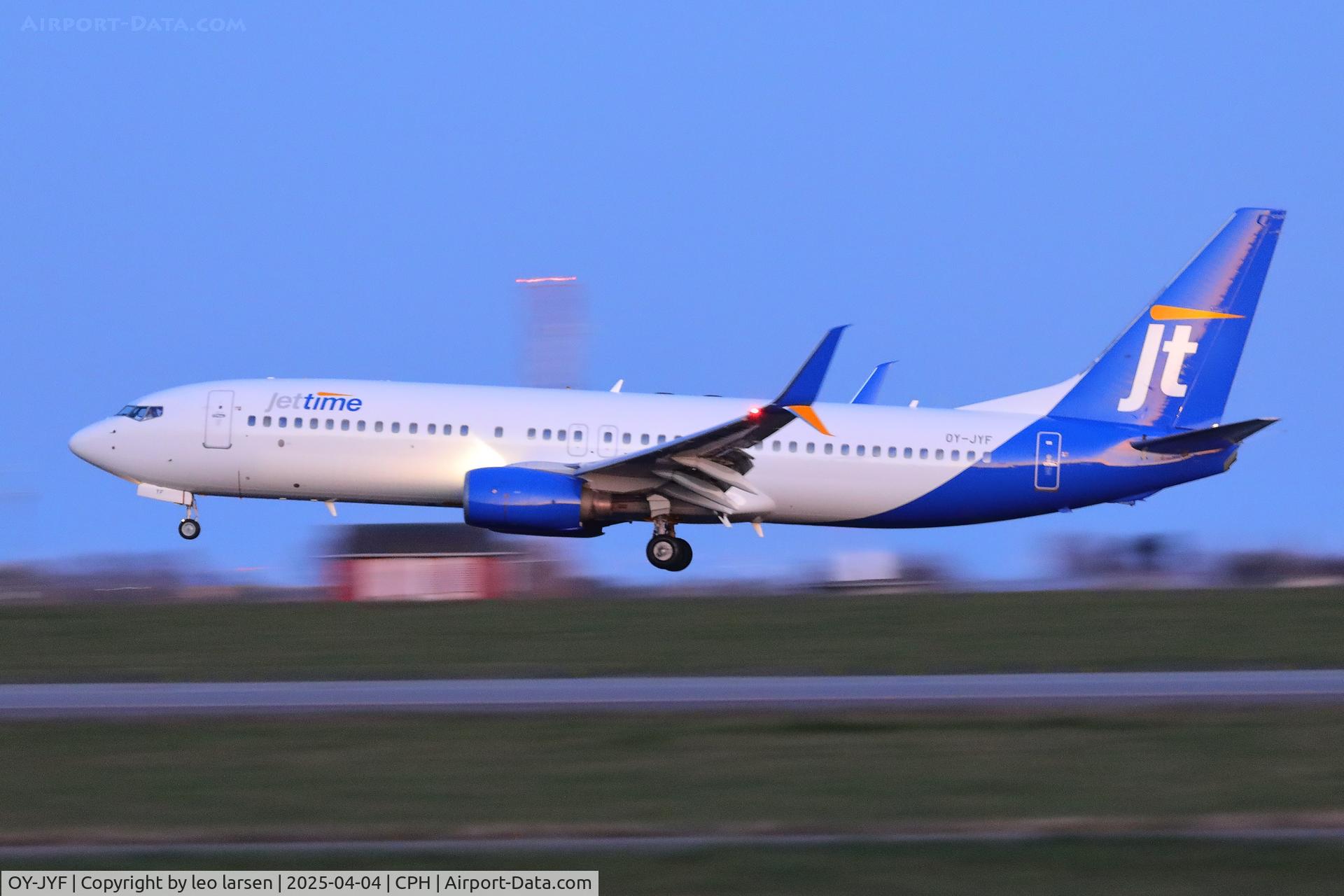 OY-JYF, 2009 Boeing B737-81M C/N 37161, Copenhagen 4.4.2025 L/D R-04L