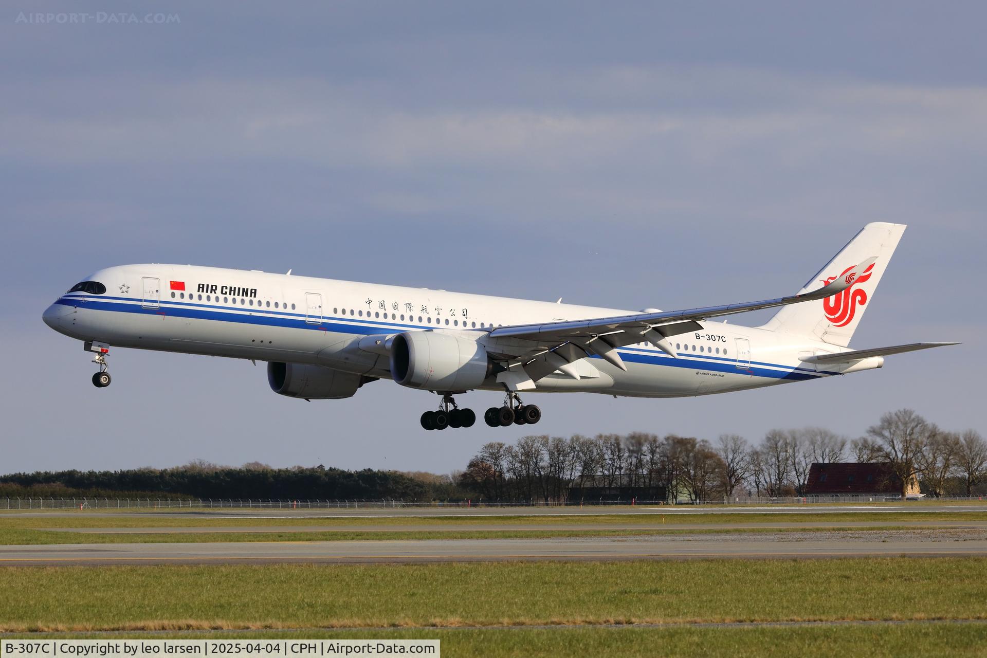 B-307C, 2018 Airbus A350-941 C/N 284, Copenhagen 4.4.2025