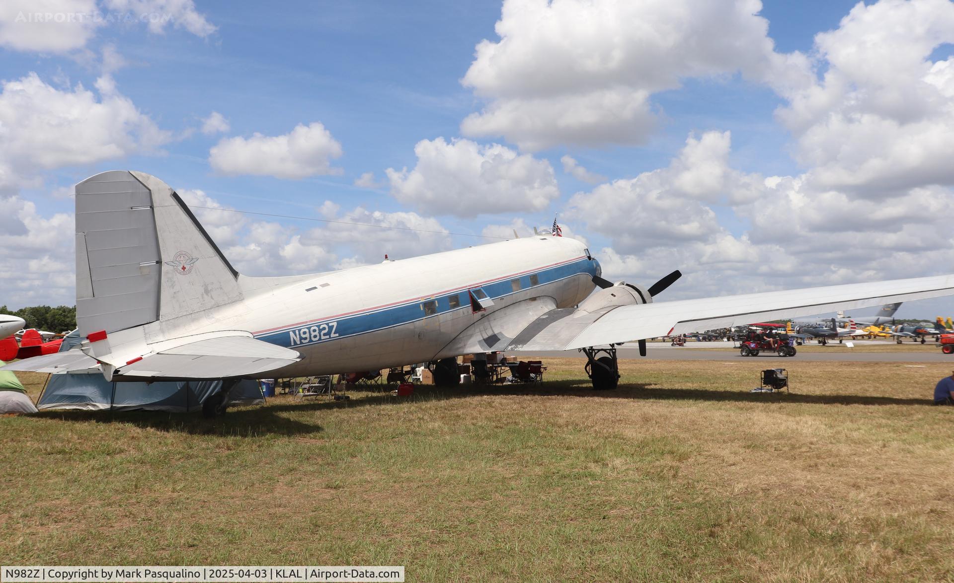 N982Z, 1943 Douglas DC-3C (C-47A-20-DK) C/N 12947, Douglas DC-3C