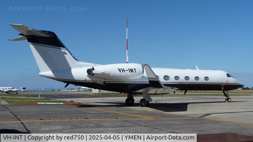 VH-INT, 1998 Gulfstream Aerospace G-IV C/N 1340, Gulfstream Aerospace G-IV at Essendon