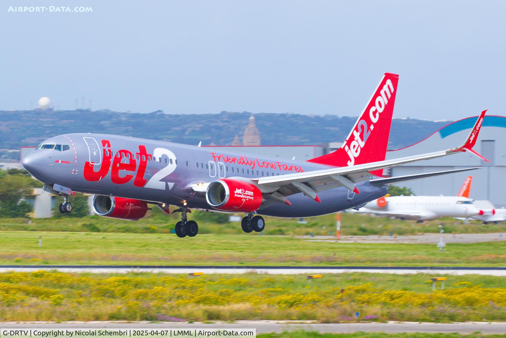 G-DRTV, 2015 Boeing 737-8AL C/N 40554, Landing RWY 13