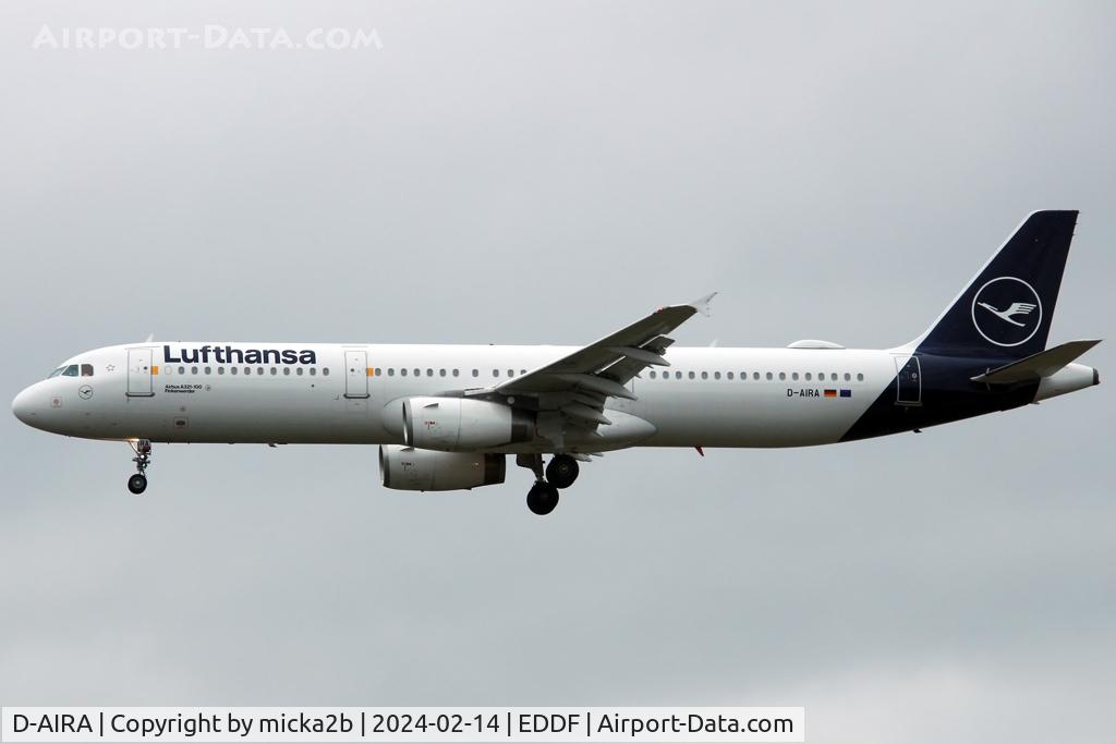D-AIRA, 1993 Airbus A321-131 C/N 0458, Landing