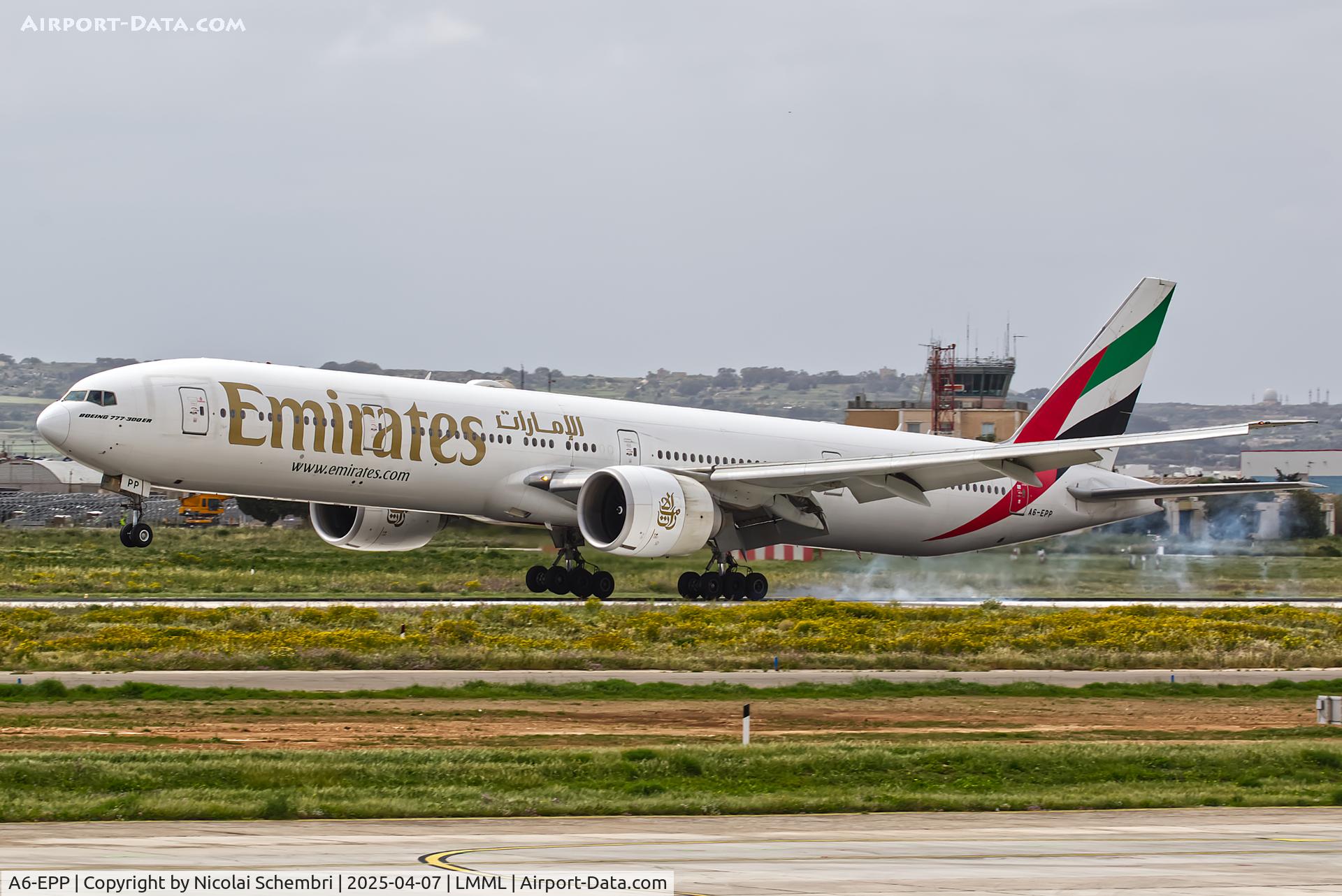A6-EPP, 2016 Boeing 777-300/ER C/N 42335, Landing RWY 13