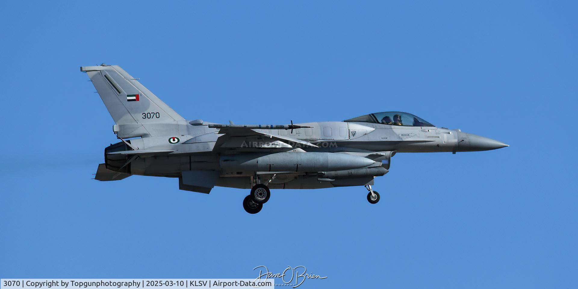 3070, 2000 Lockheed Martin F-16E C/N RE-45, CHEVY14 landing RW21R