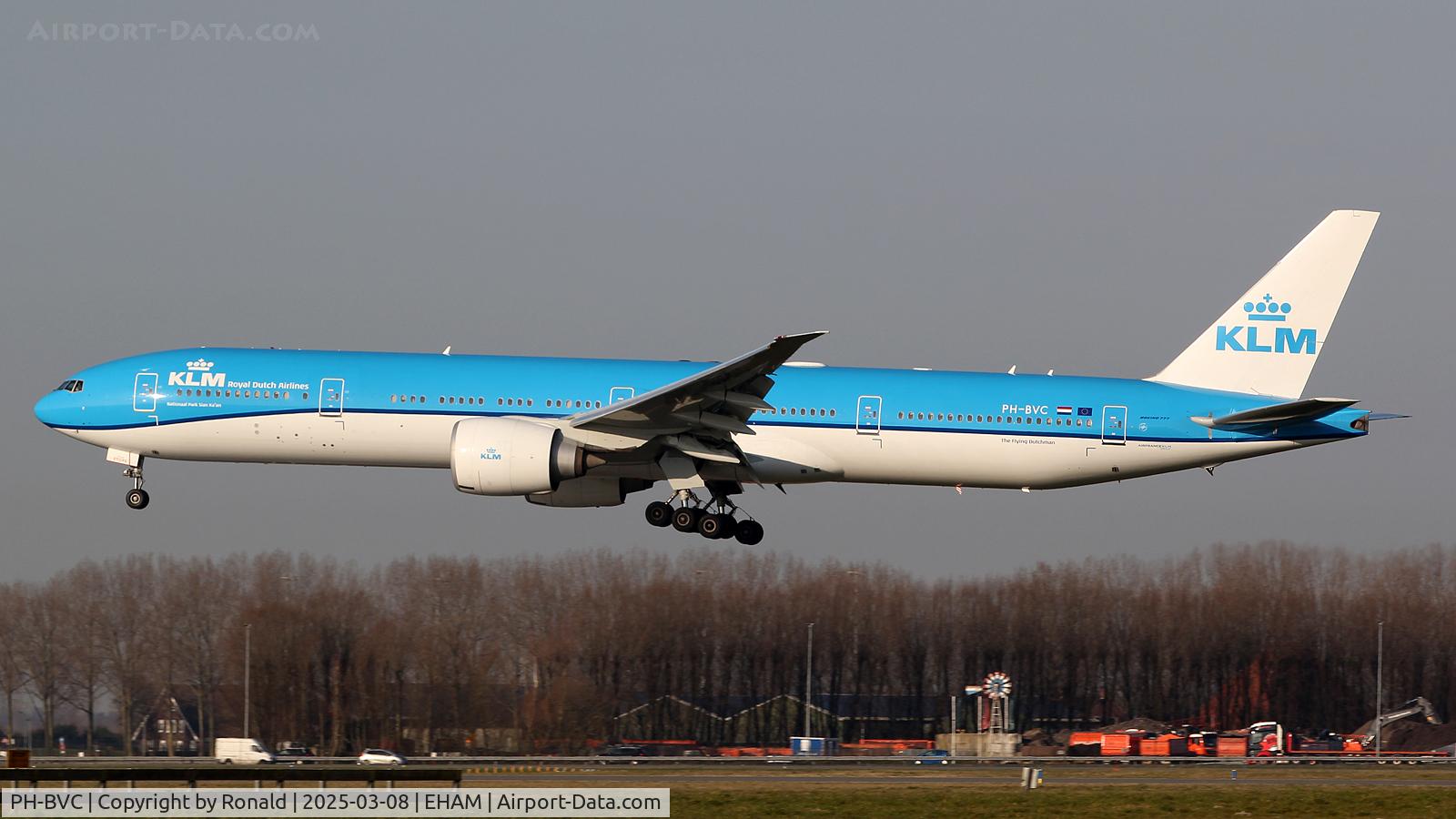 PH-BVC, 2009 Boeing 777-306/ER C/N 37582, at eham