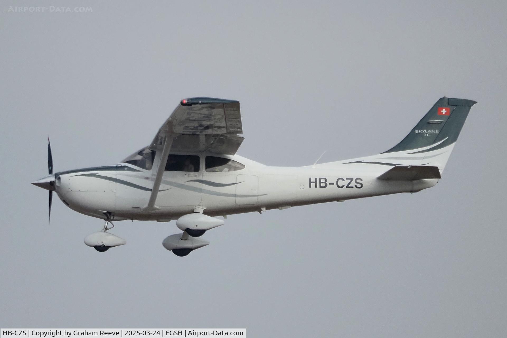 HB-CZS, Cessna T182T Turbo Skylane Turbo Skylane C/N T18208896, Landing at Norwich.