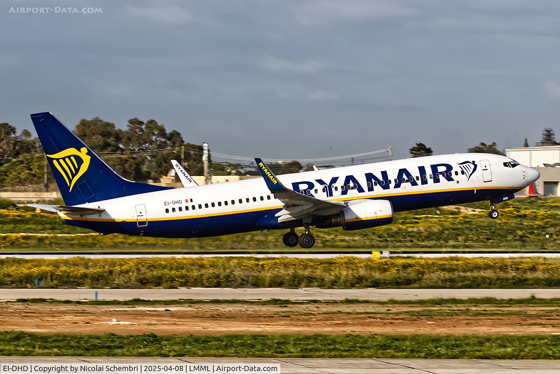 EI-DHD, 2005 Boeing 737-8AS C/N 33816, Departing from Runway 31 at LMML