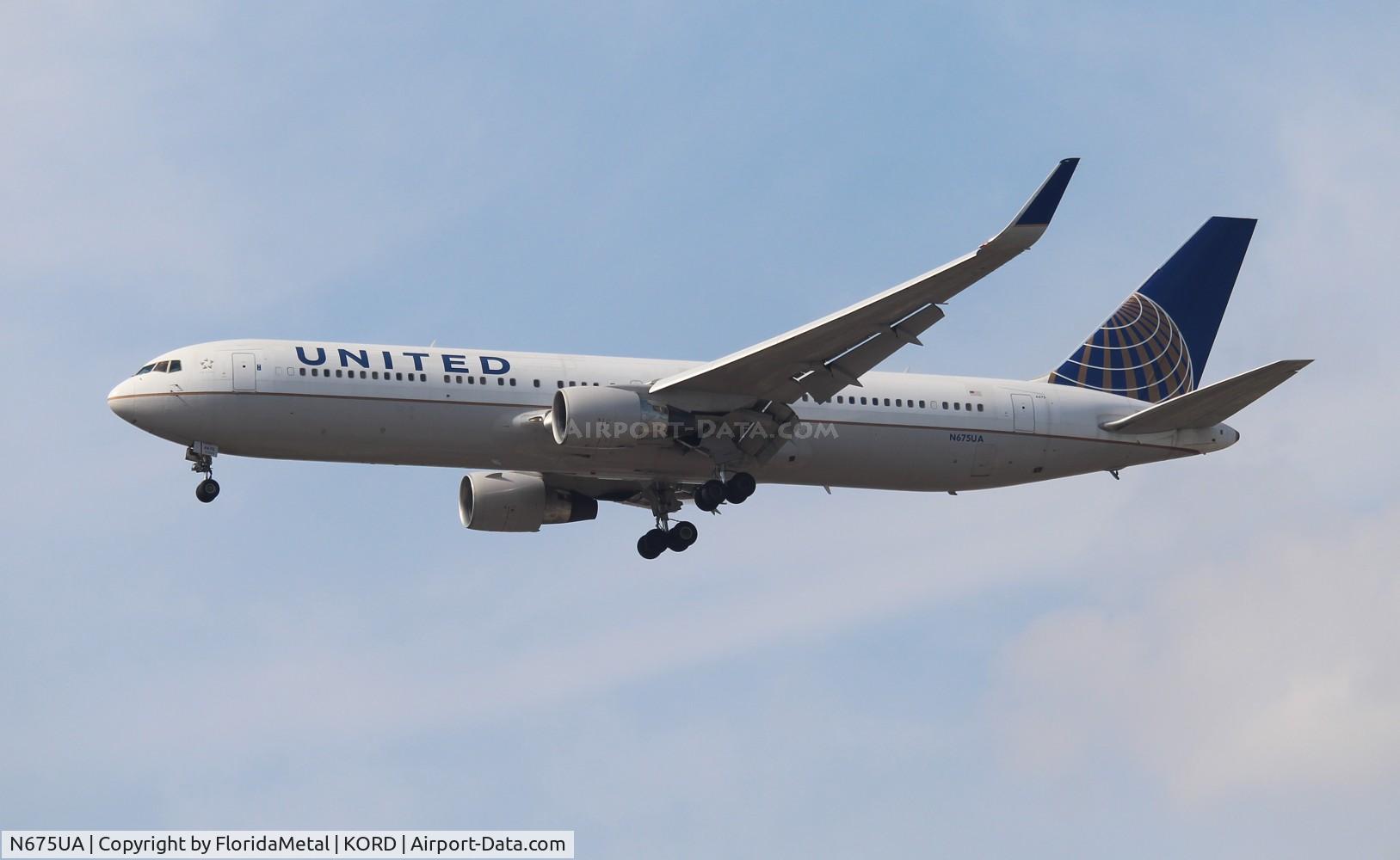 N675UA, 2000 Boeing 767-322 C/N 29243, UAL 763 oc zx bru-ord