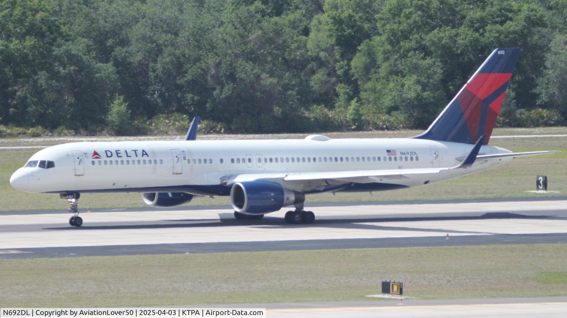 N692DL, 1998 Boeing 757-232 C/N 29724, Delta 752