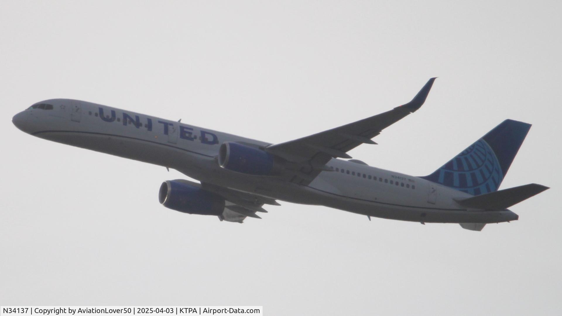 N34137, 1999 Boeing 757-224 C/N 30229, United 752