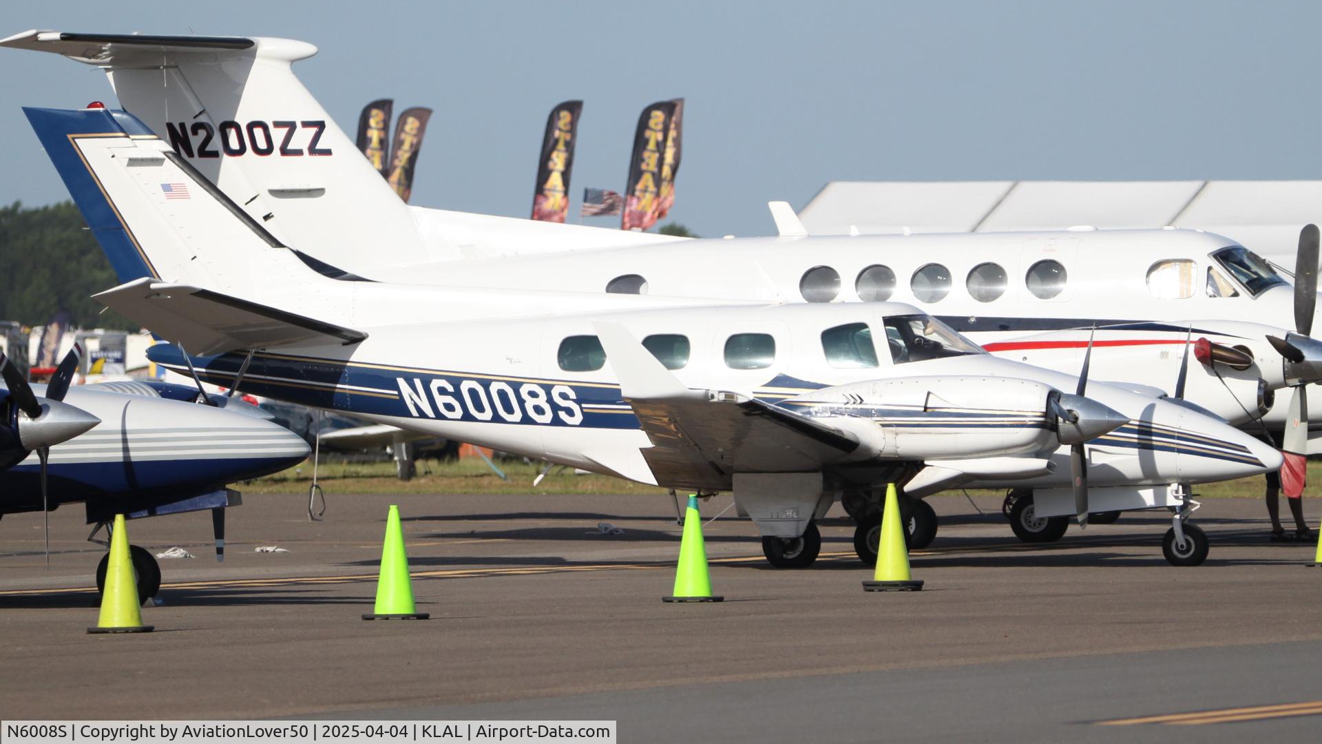N6008S, 1975 Beech B-60 Duke C/N P-338, B60 Duke