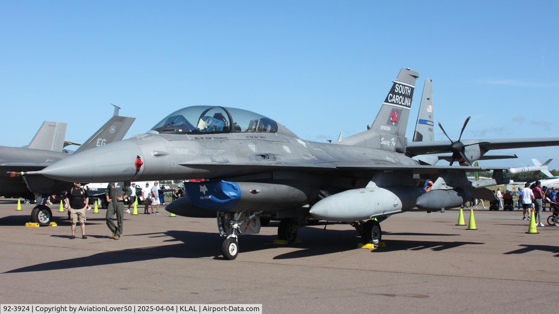 92-3924, 1992 Lockheed F-16D Fighting Falcon C/N CD-37, F-16D