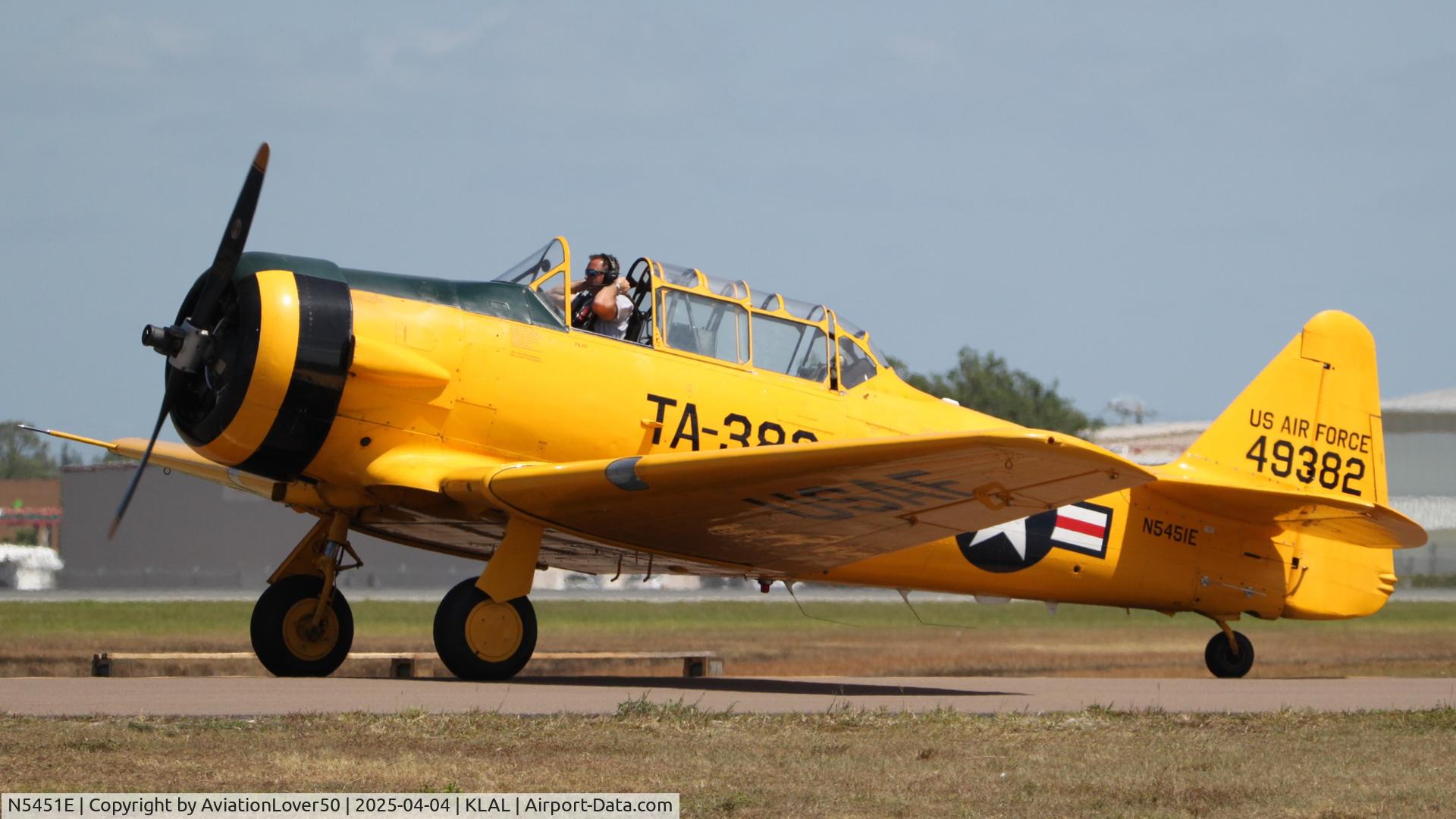 N5451E, 1949 North American T-6G Texan C/N 168-496, T-6G