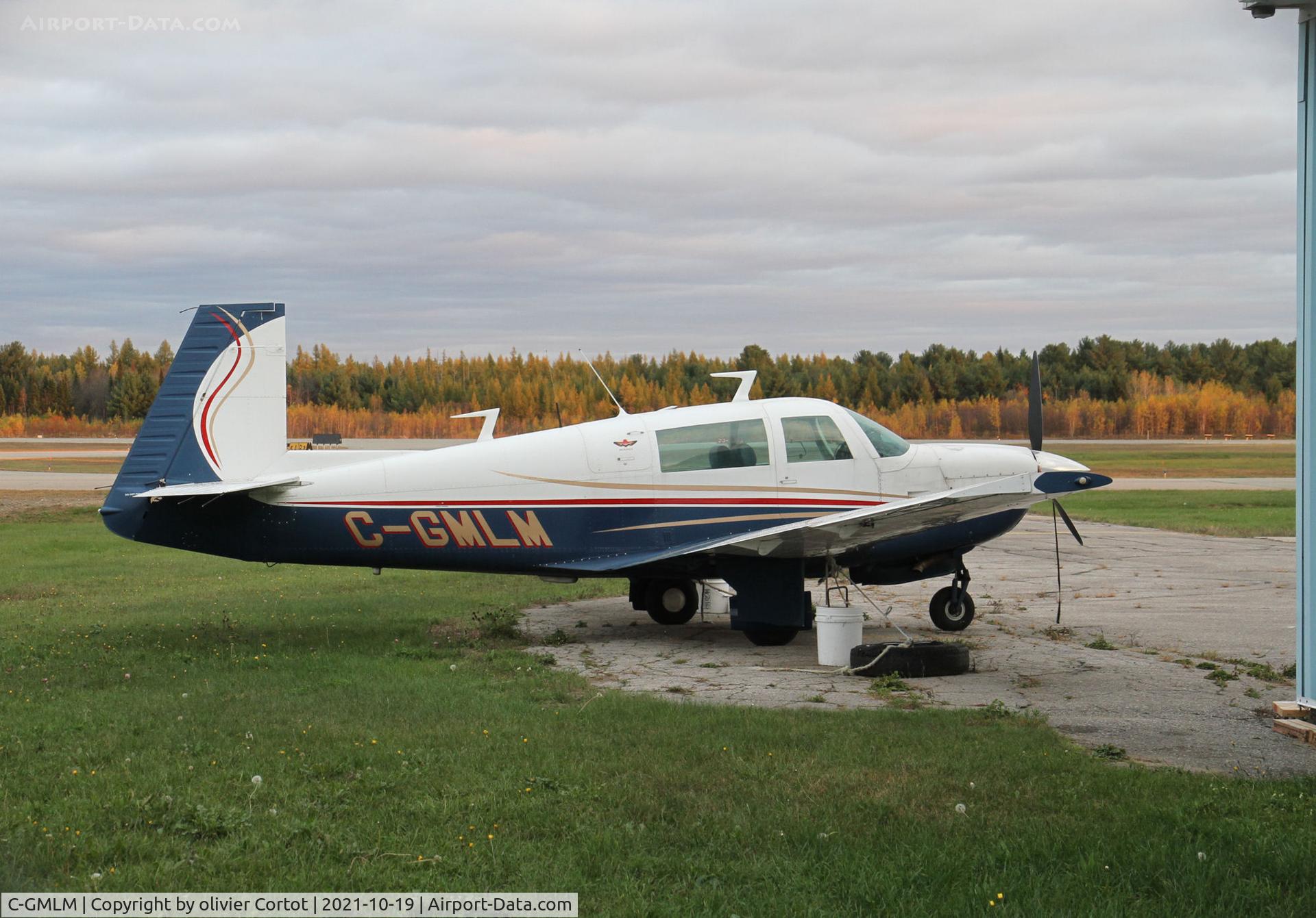 C-GMLM, 1978 Mooney M20J 201 C/N 24-0553, 2001