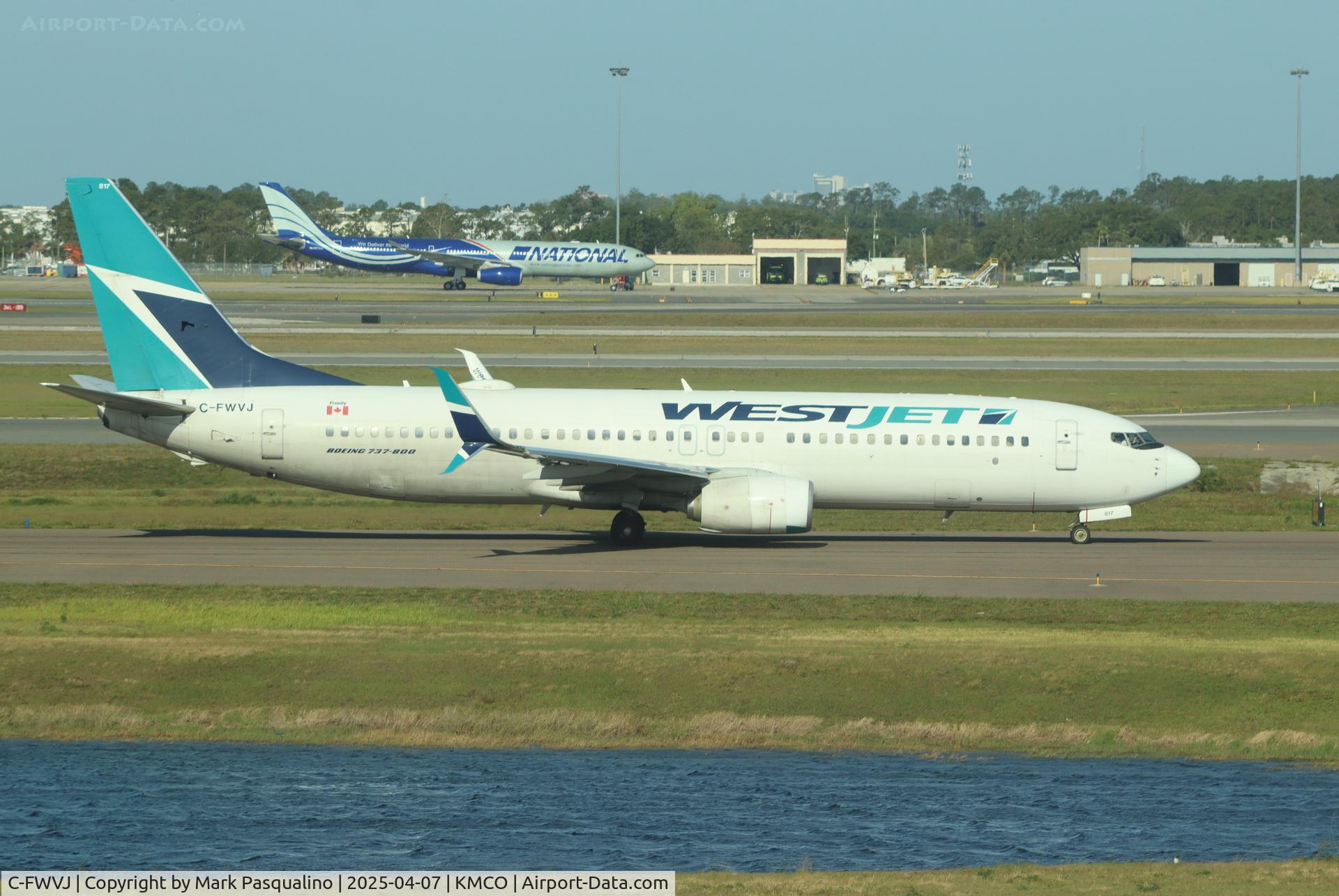 C-FWVJ, 2011 Boeing 737-8CT C/N 37962, Boeing 737-8CT