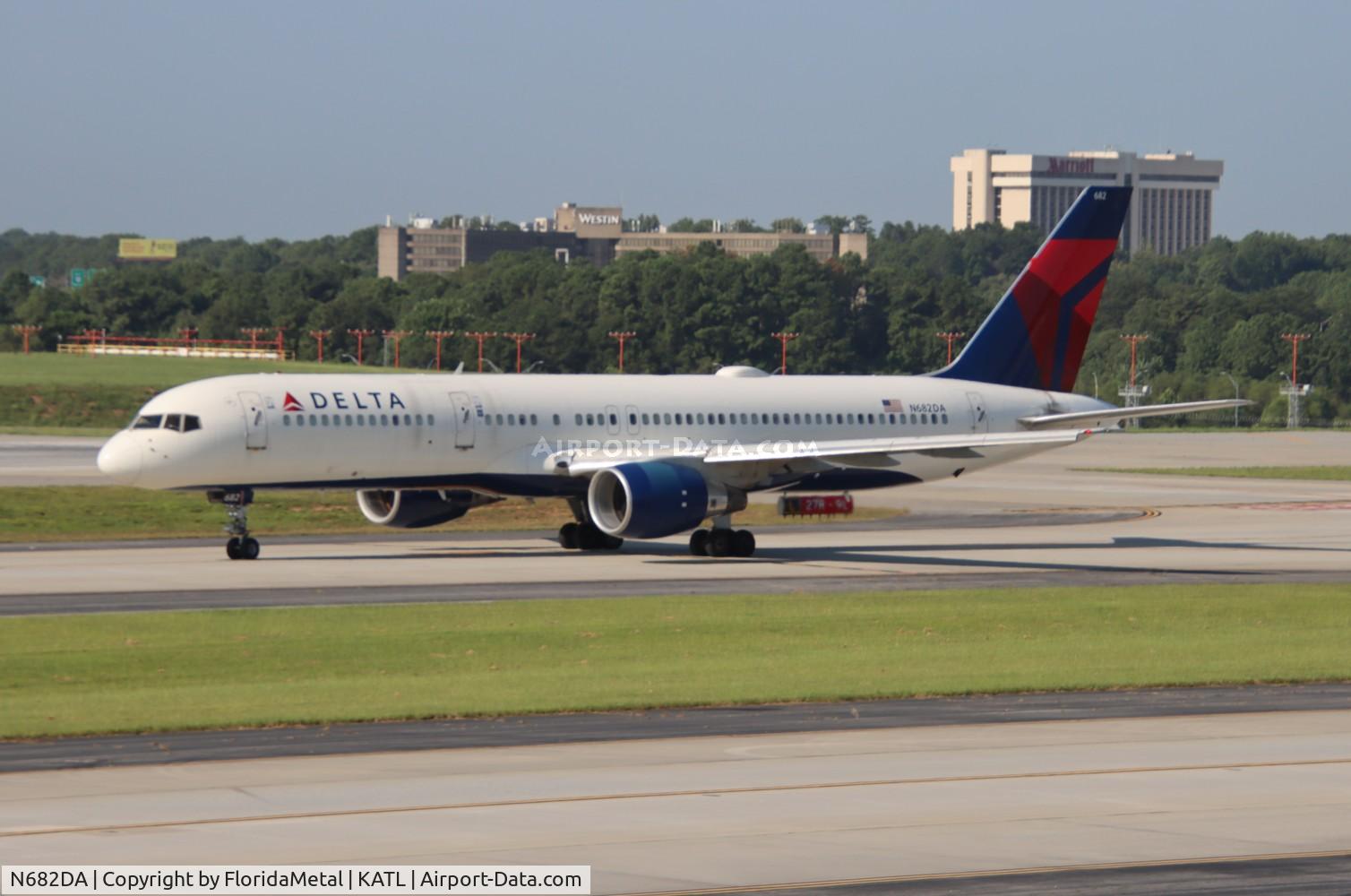 N682DA, 1993 Boeing 757-232 C/N 26958, DAL 752 zx