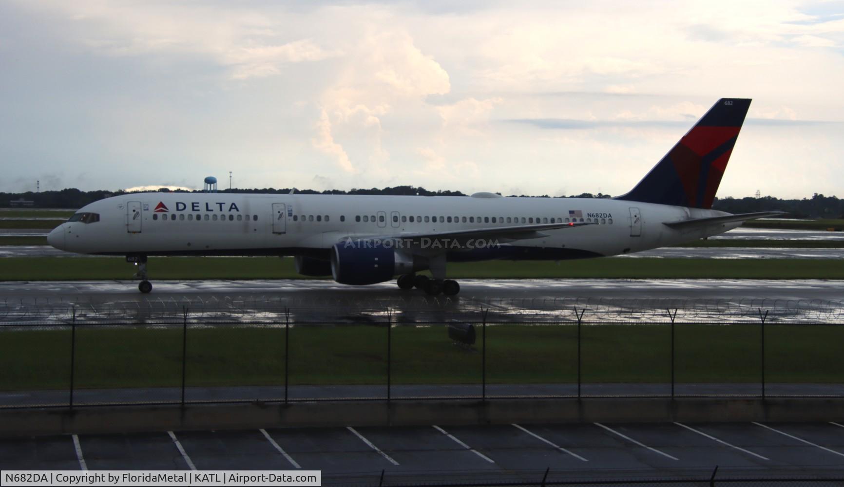 N682DA, 1993 Boeing 757-232 C/N 26958, DAL 752 zx