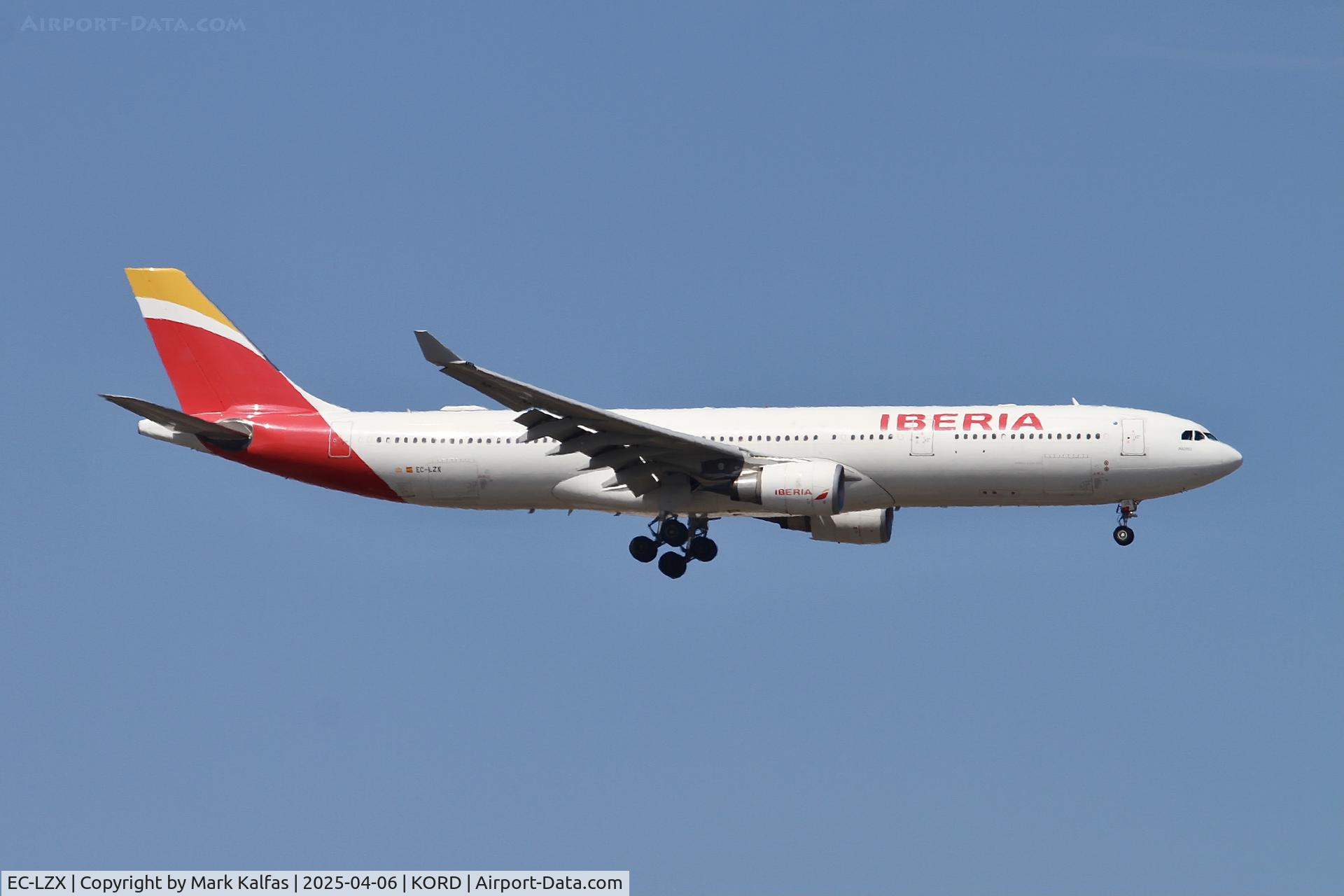 EC-LZX, 2014 Airbus A330-302 C/N 1507, A332 Iberia Airbus A330-302 EC-LZX on approach 10C KORD