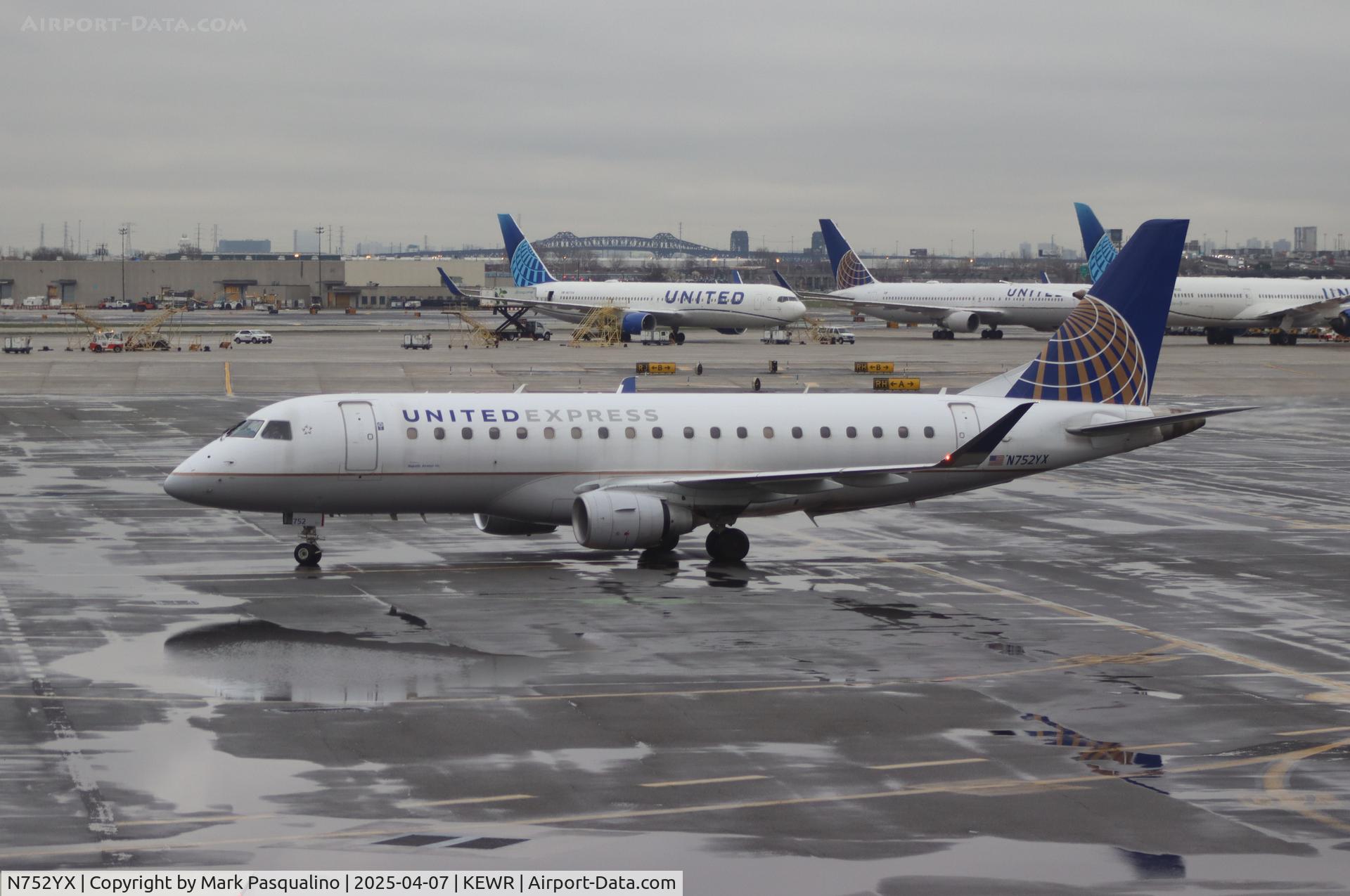 N752YX, 2017 Embraer 175LR (ERJ-170-200LR) C/N 17000689, ERJ-170-200LR