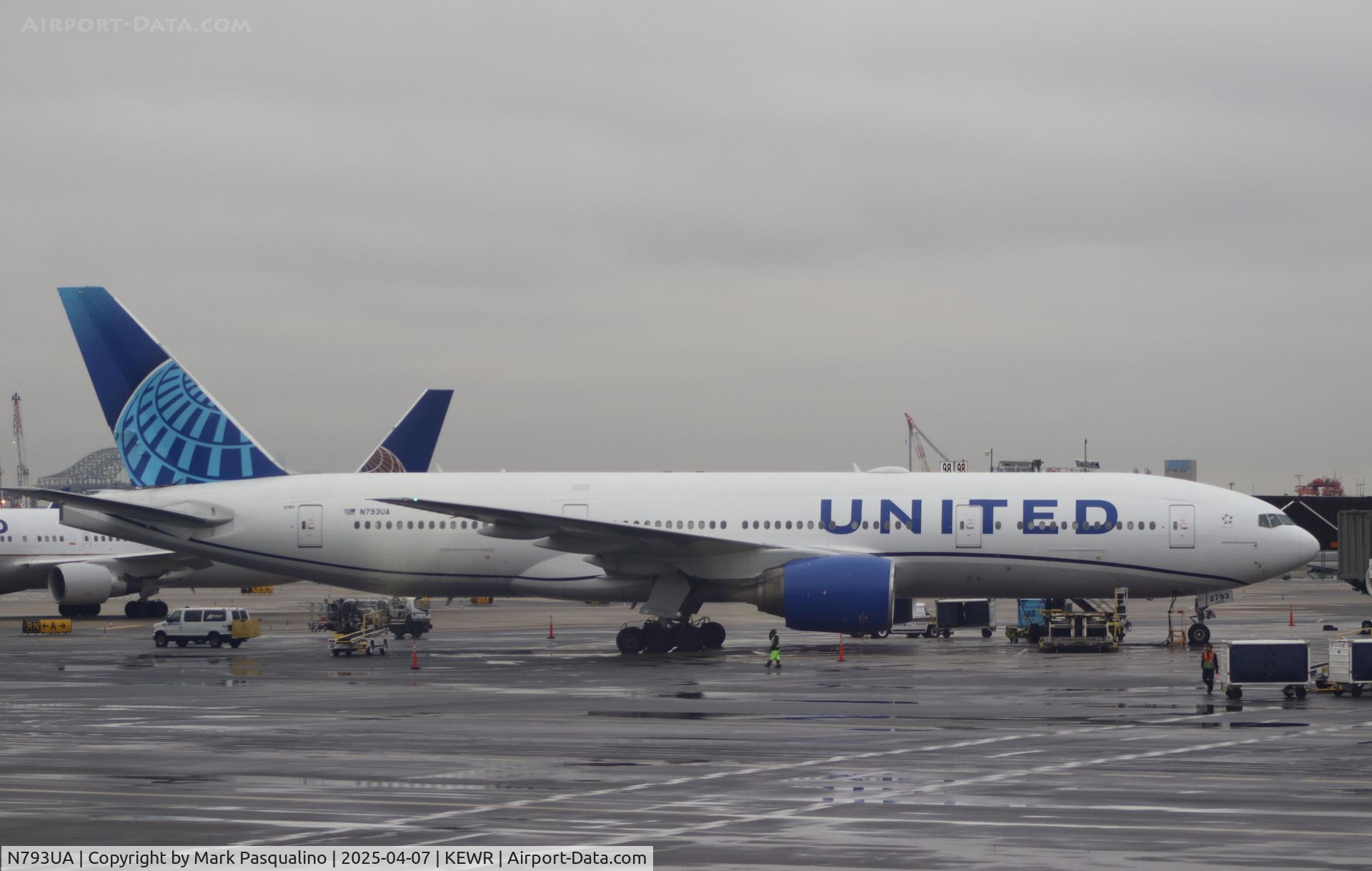 N793UA, 1997 Boeing 777-222 C/N 26946, Boeing 777-222