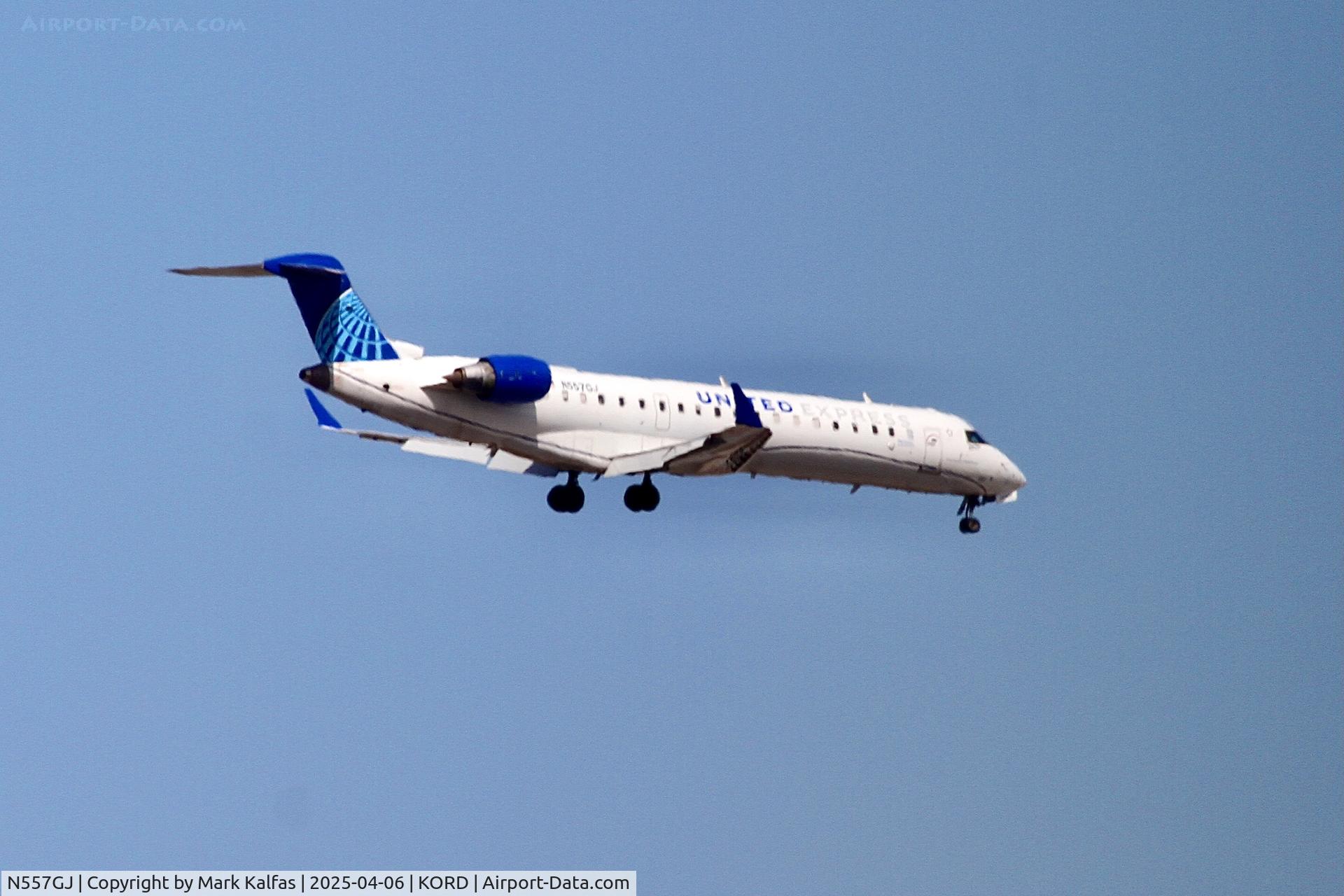 N557GJ, 2003 Bombardier CRJ-701 (CL-600-2C10) Regional Jet C/N 10017, N557GJ GoJet / United Express Canadair Regional Jet CRJ-550, N557GJ 10C approach KORD