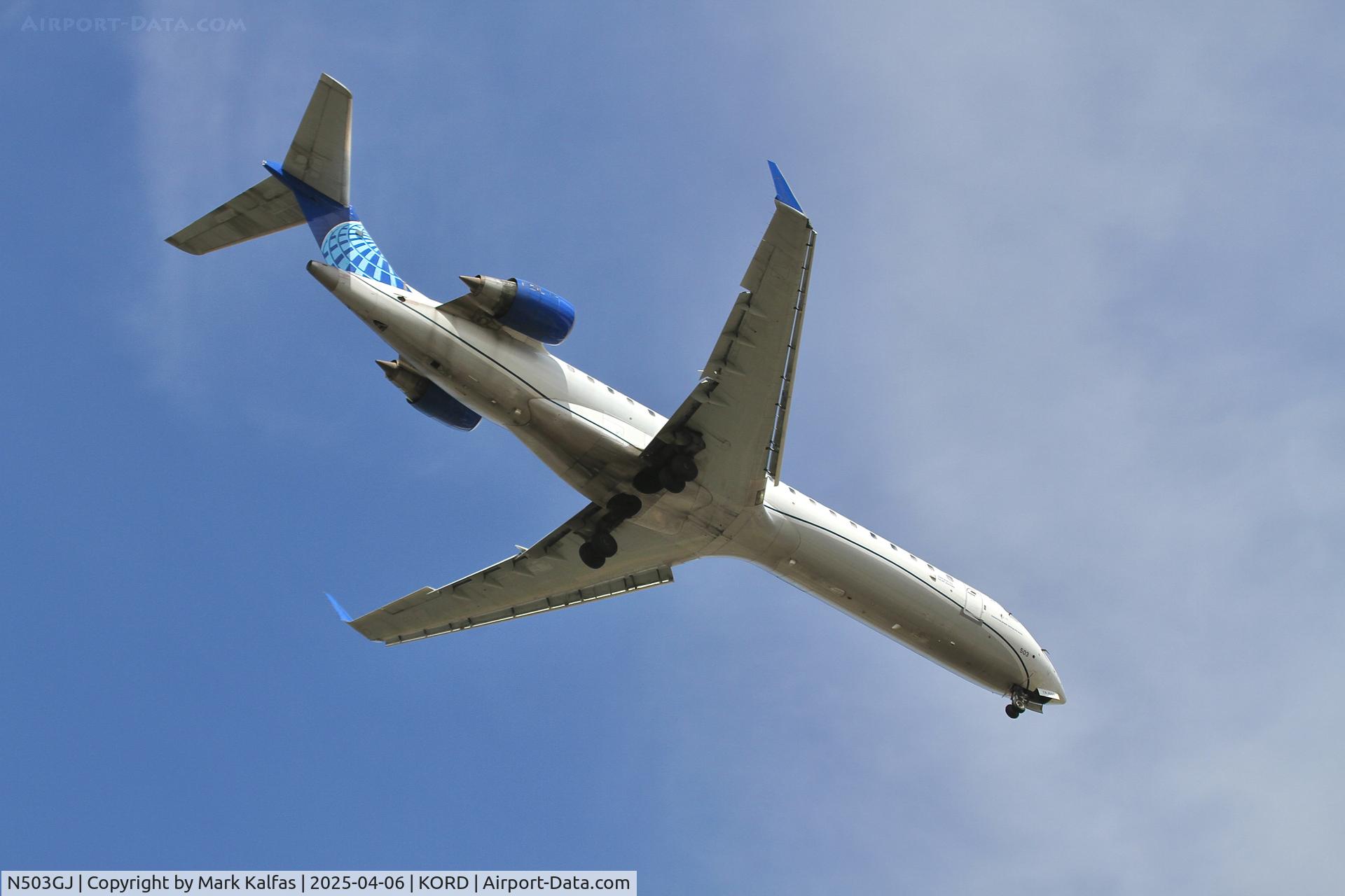 N503GJ, 2001 Bombardier CRJ-701 (CL-600-2C10) C/N 10019, CRJ7 SkyWest / United Express Canadair Regional Jet CRJ-550 N503GJ, on approach 10R KORD