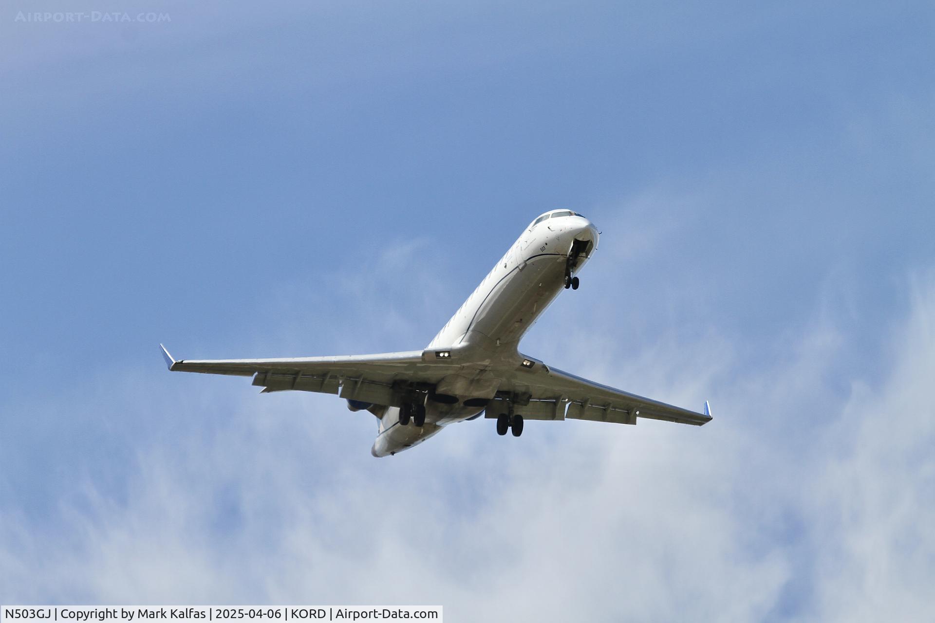 N503GJ, 2001 Bombardier CRJ-701 (CL-600-2C10) C/N 10019, CRJ7 SkyWest / United Express Canadair Regional Jet CRJ-550 N503GJ, on approach 10R KORD