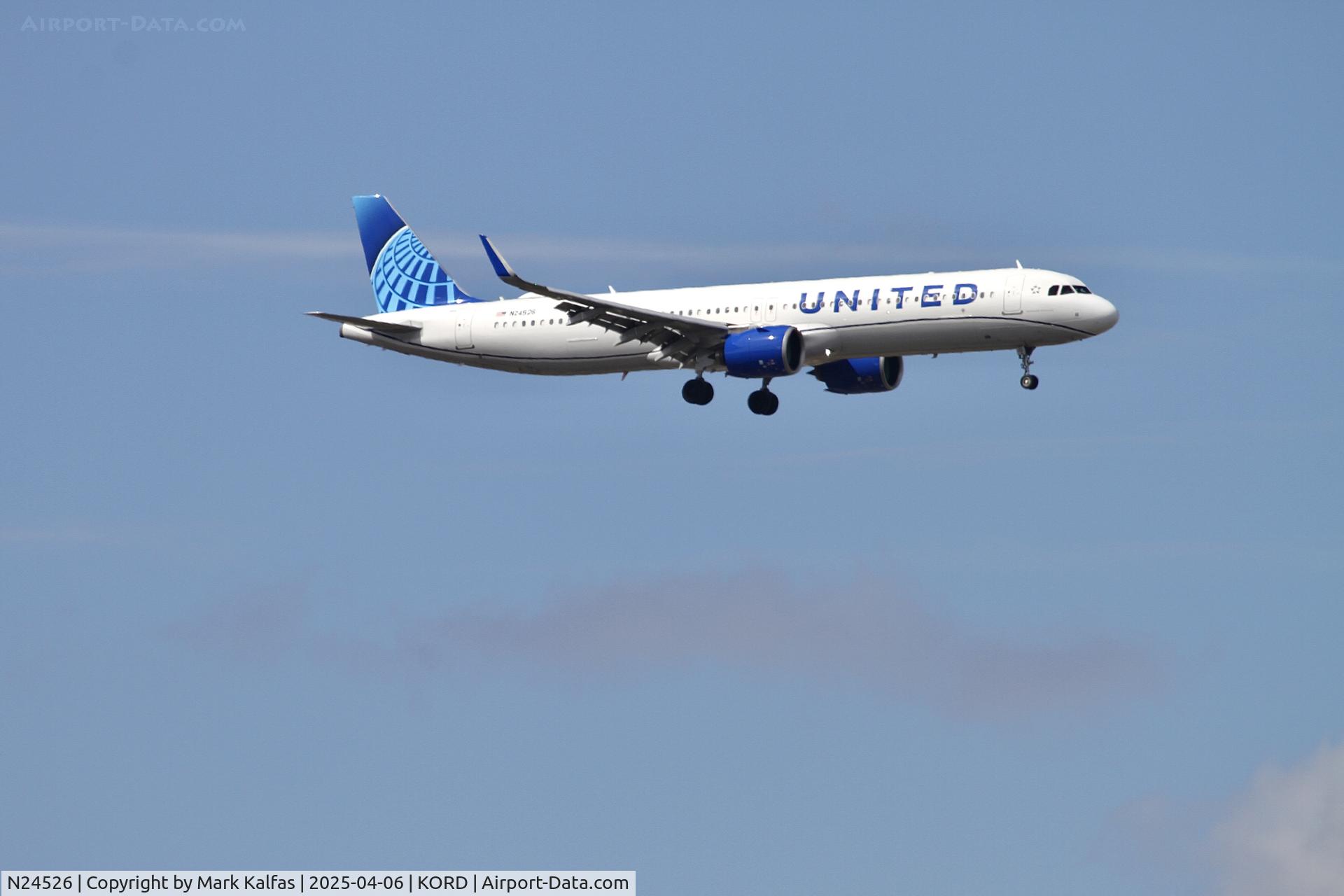 N24526, 2024 Airbus A321-271NX C/N 12131, A21N United Airlines Airbus A321-271NX, N24526 on approach 10C KORD