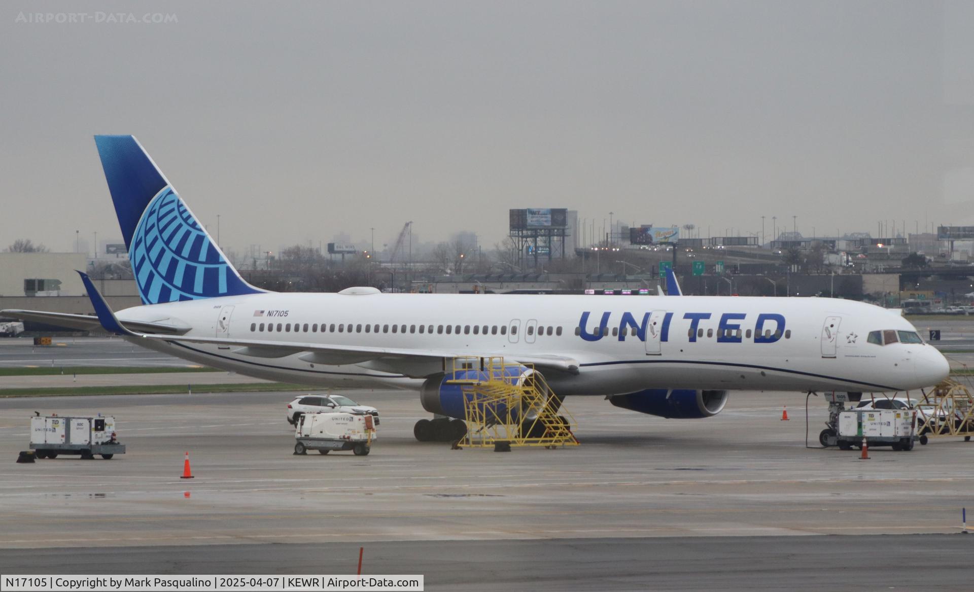 N17105, 1994 Boeing 757-224 C/N 27295, Boeing 757-224