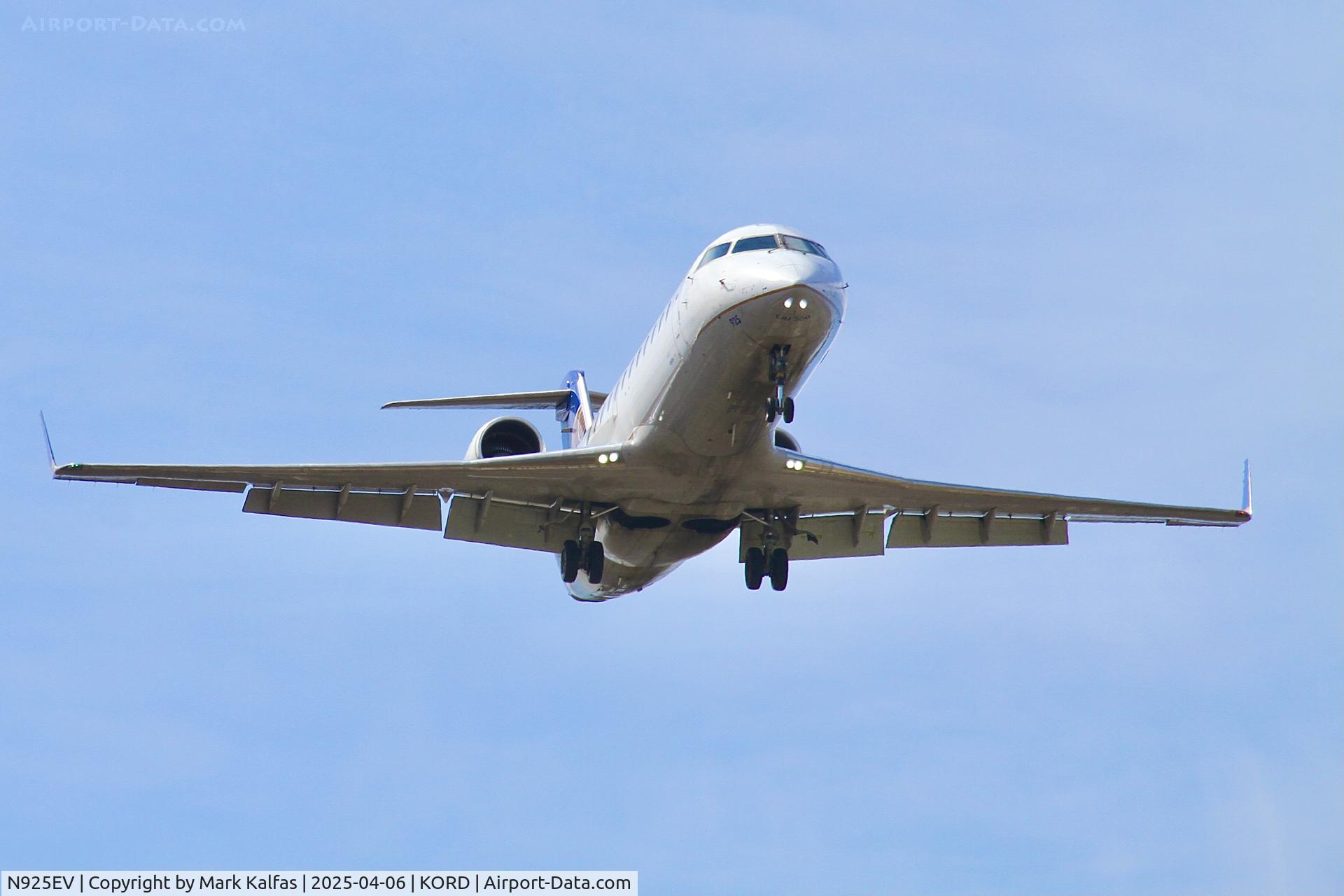 N925EV, 2003 Bombardier CRJ-200ER (CL-600-2B19) C/N 7831, CRJ2 SkyWest / United Express Bombardier CRJ-200ER N925EV 10C approach KORD