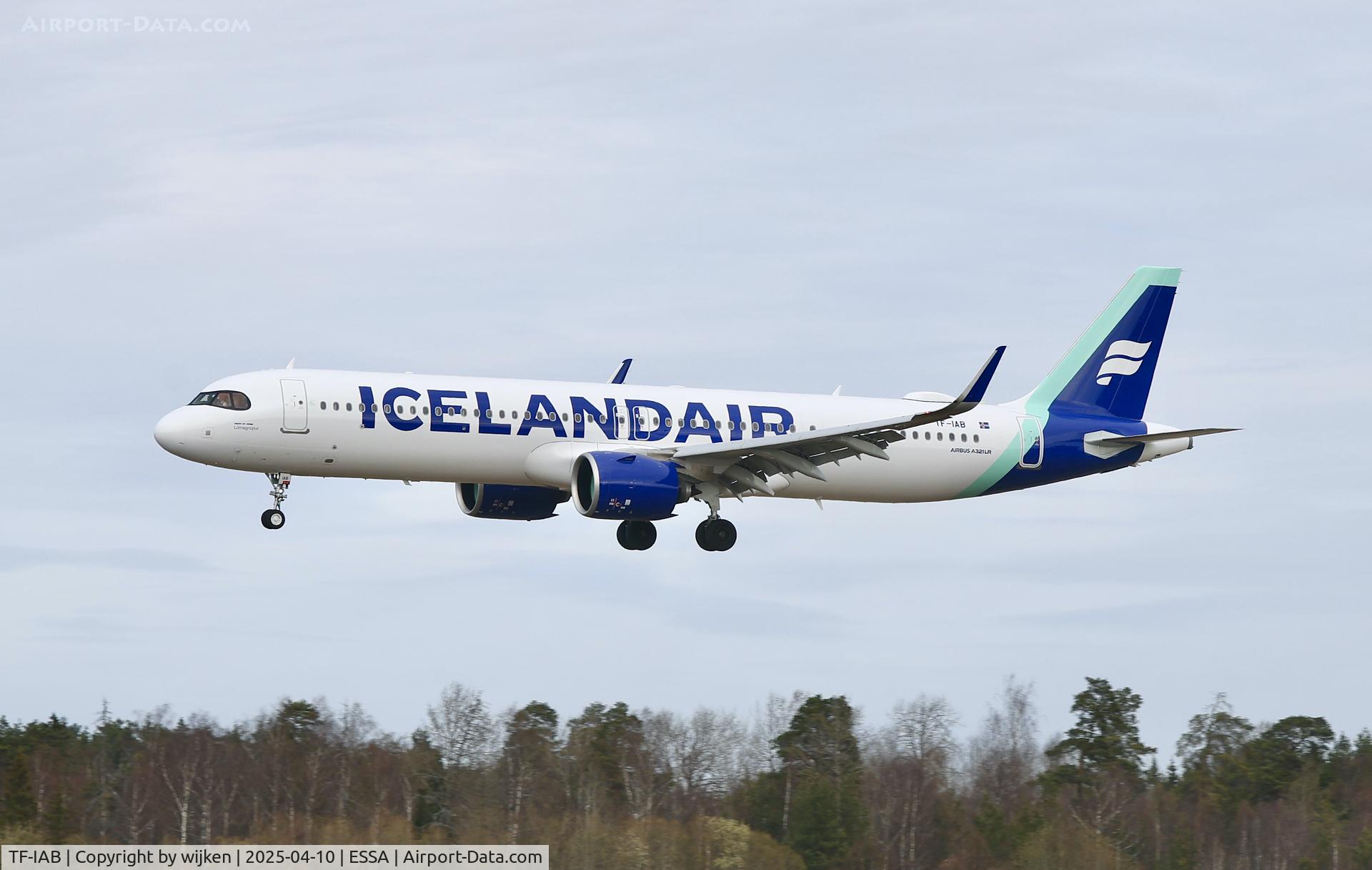 TF-IAB, 2025 Airbus A321-271NX/LR C/N 12359, Rwy 26