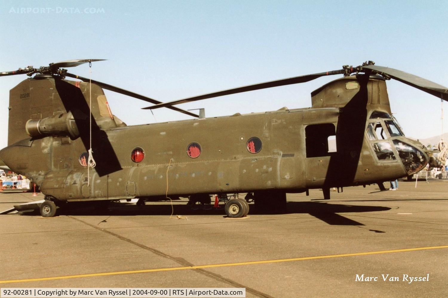 92-00281, 1992 Boeing Vertol CH-47D Chinook C/N M.3422, At the 2004 Reno Air Races. 140 Am, Reno Stead.