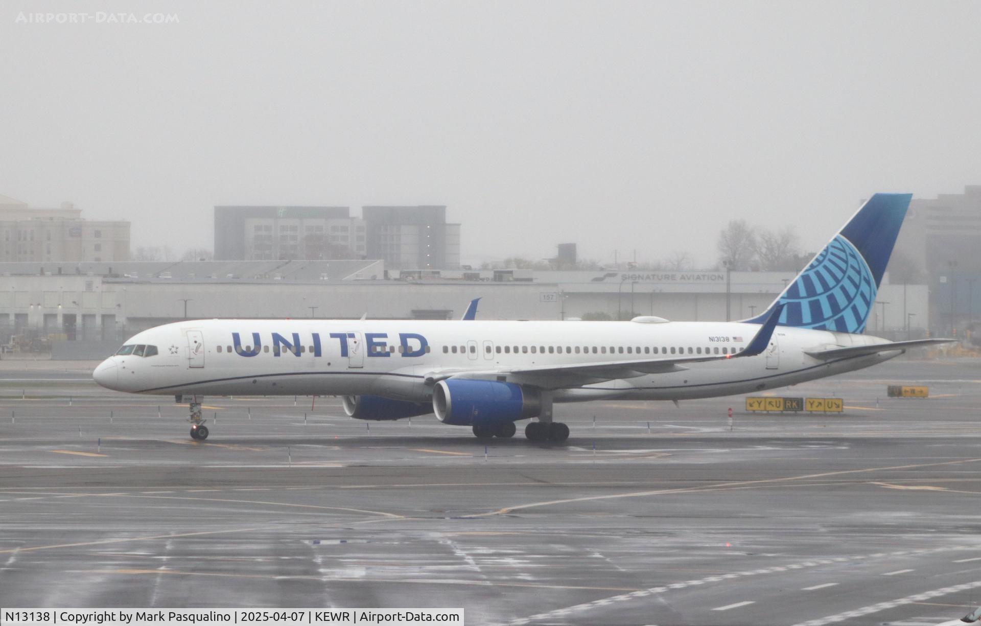 N13138, 1999 Boeing 757-224 C/N 30351, Boeing 757-224