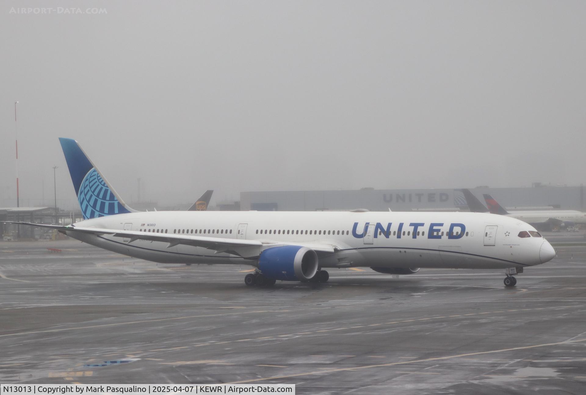N13013, 2020 Boeing 787-10 Dreamliner C/N 40931, Boeing 787-10 Dreamliner