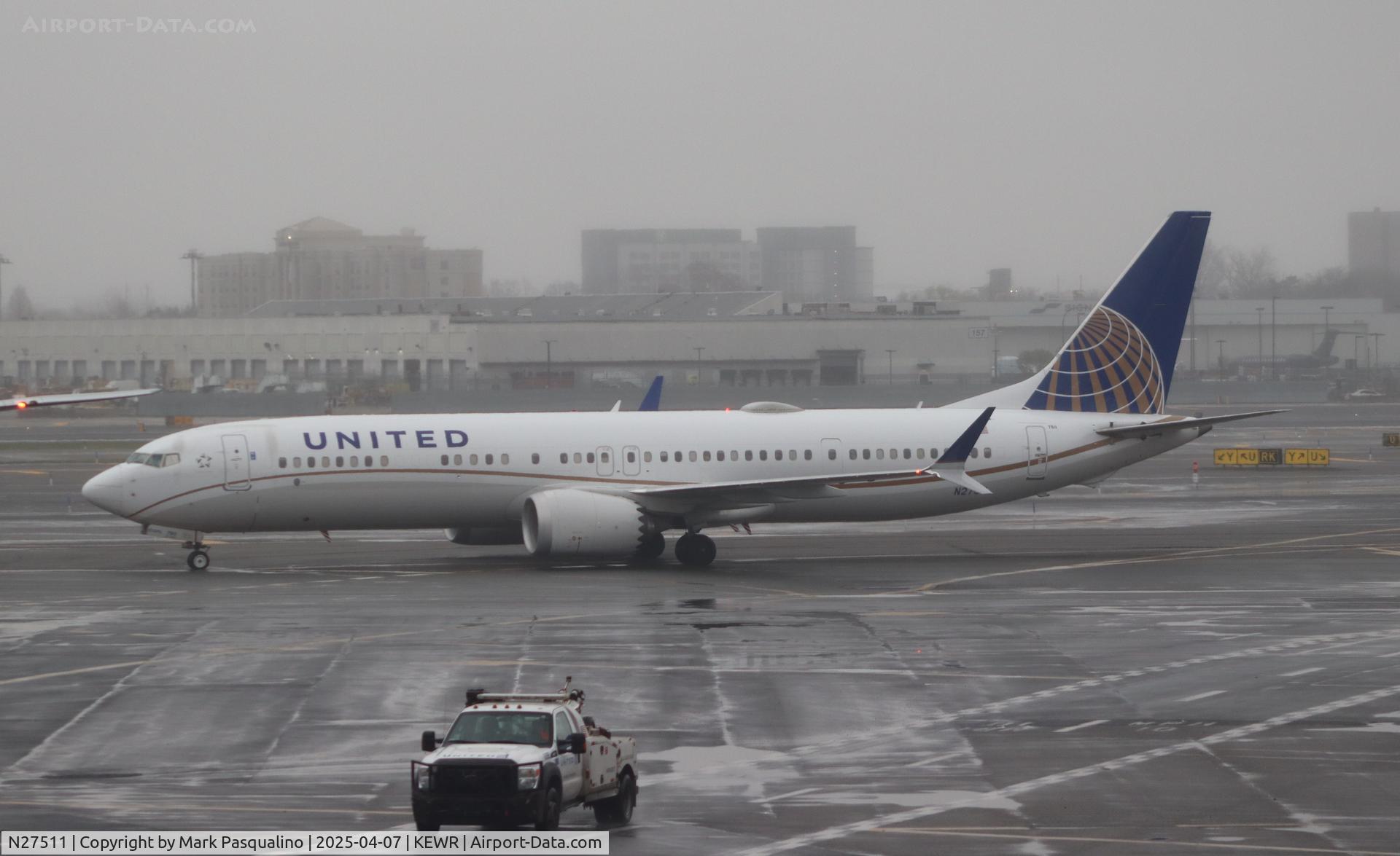 N27511, 2018 Boeing 737-9 MAX C/N 64493, Boeing 737-9 MAX