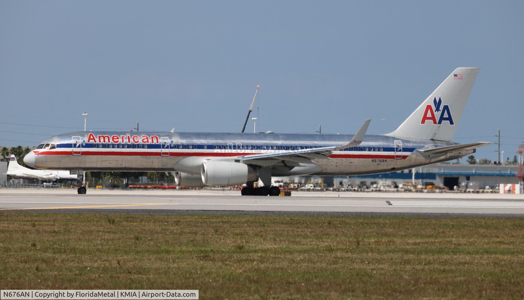 N676AN, 1998 Boeing 757-223 C/N 29426, AAL 752 oc zx