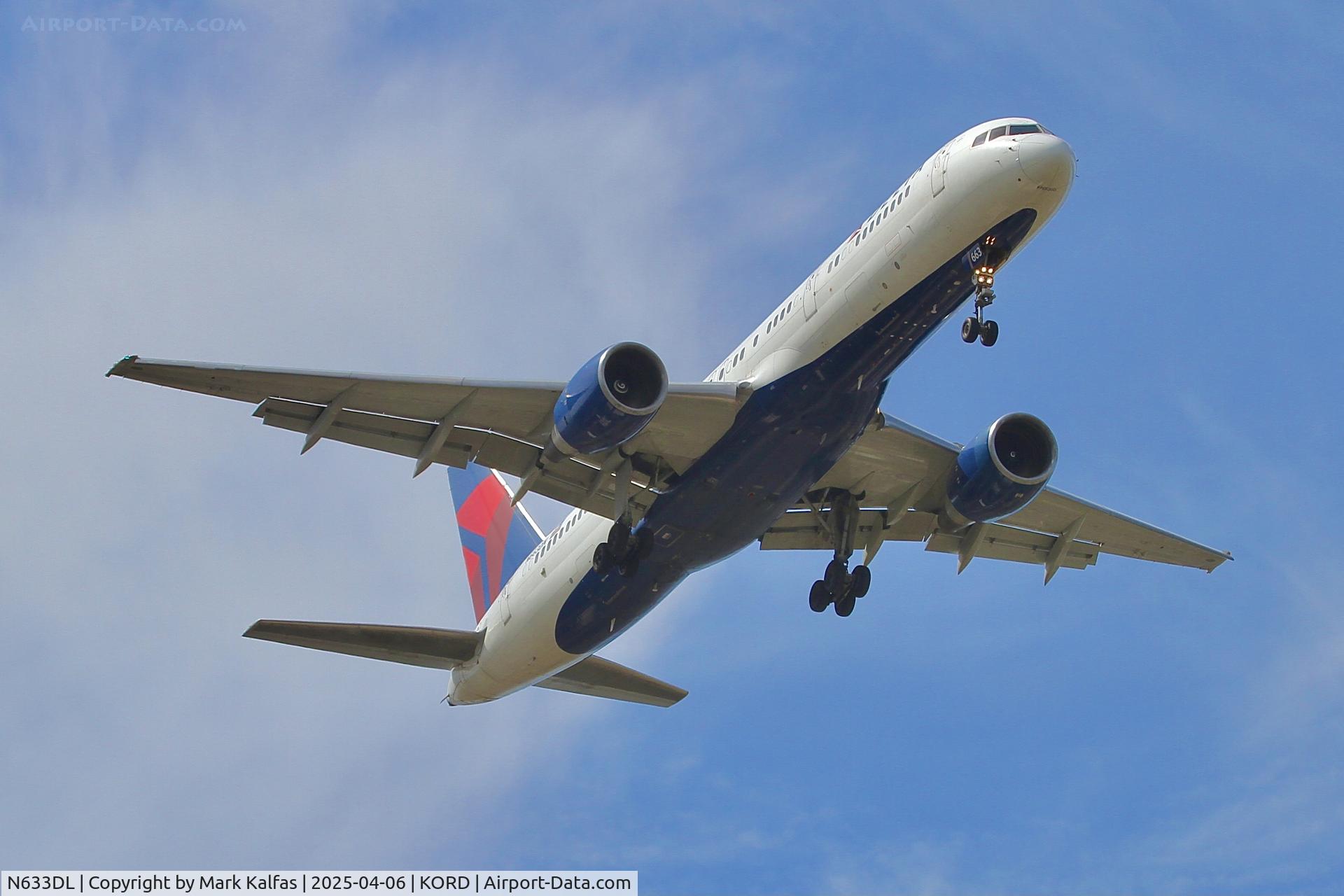 N633DL, 1987 Boeing 757-232 C/N 23614, B752 Delta Airlines  Boeing 757-232 N663DN 10R approach KORD.