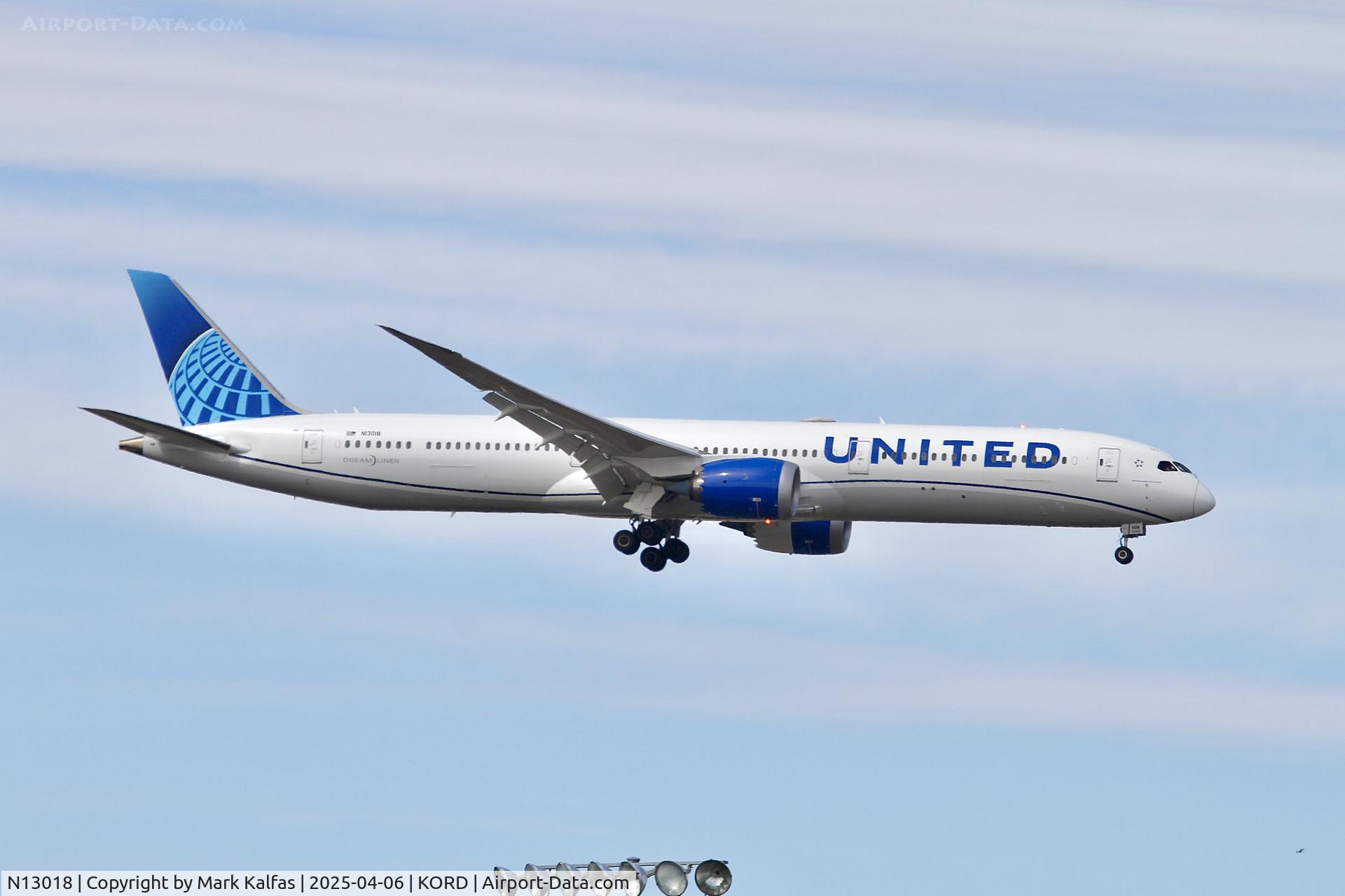 N13018, 2022 Boeing 787-10 Dreamliner C/N 66987, B78X United Airlines Boeing 787-10 Dreamliner N13018 arriving on 10C KORD