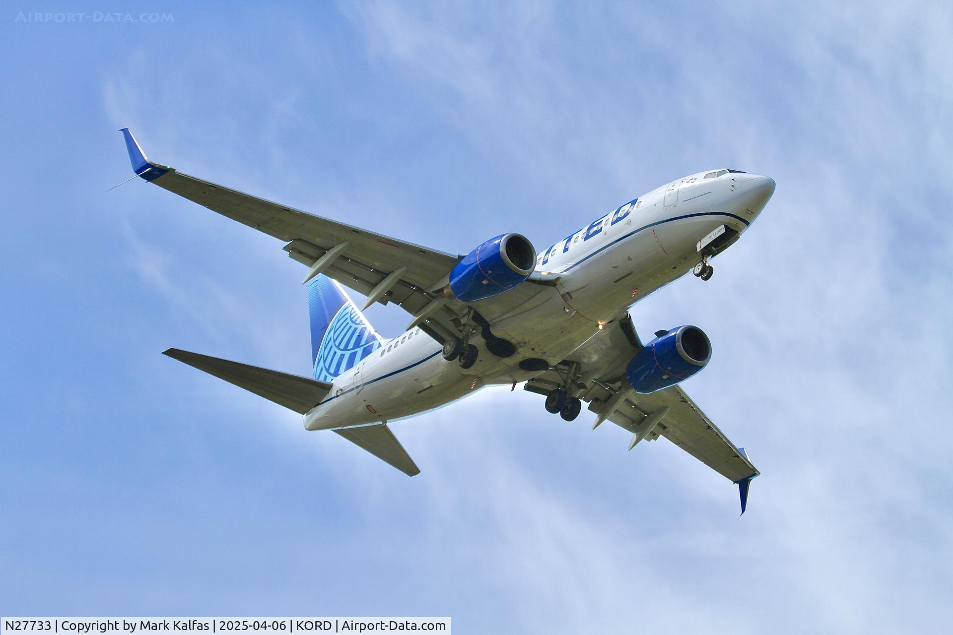 N27733, 1999 Boeing 737-724 C/N 28800, B737 United Airlines BOEING 737-724 N27733 10R approach KORD