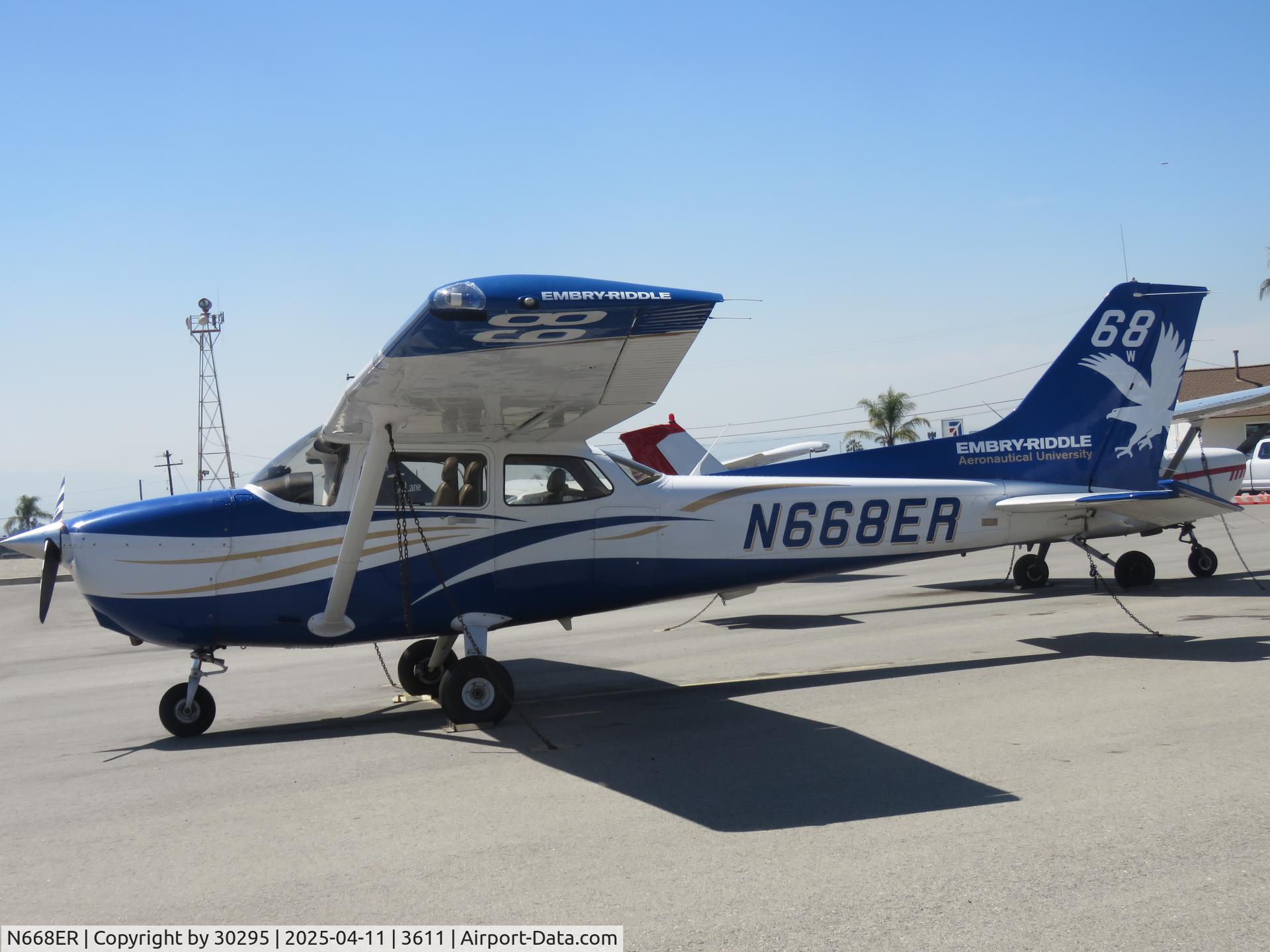 N668ER, 2020 Textron (Cessna) 172S C/N 172S12558, Parked