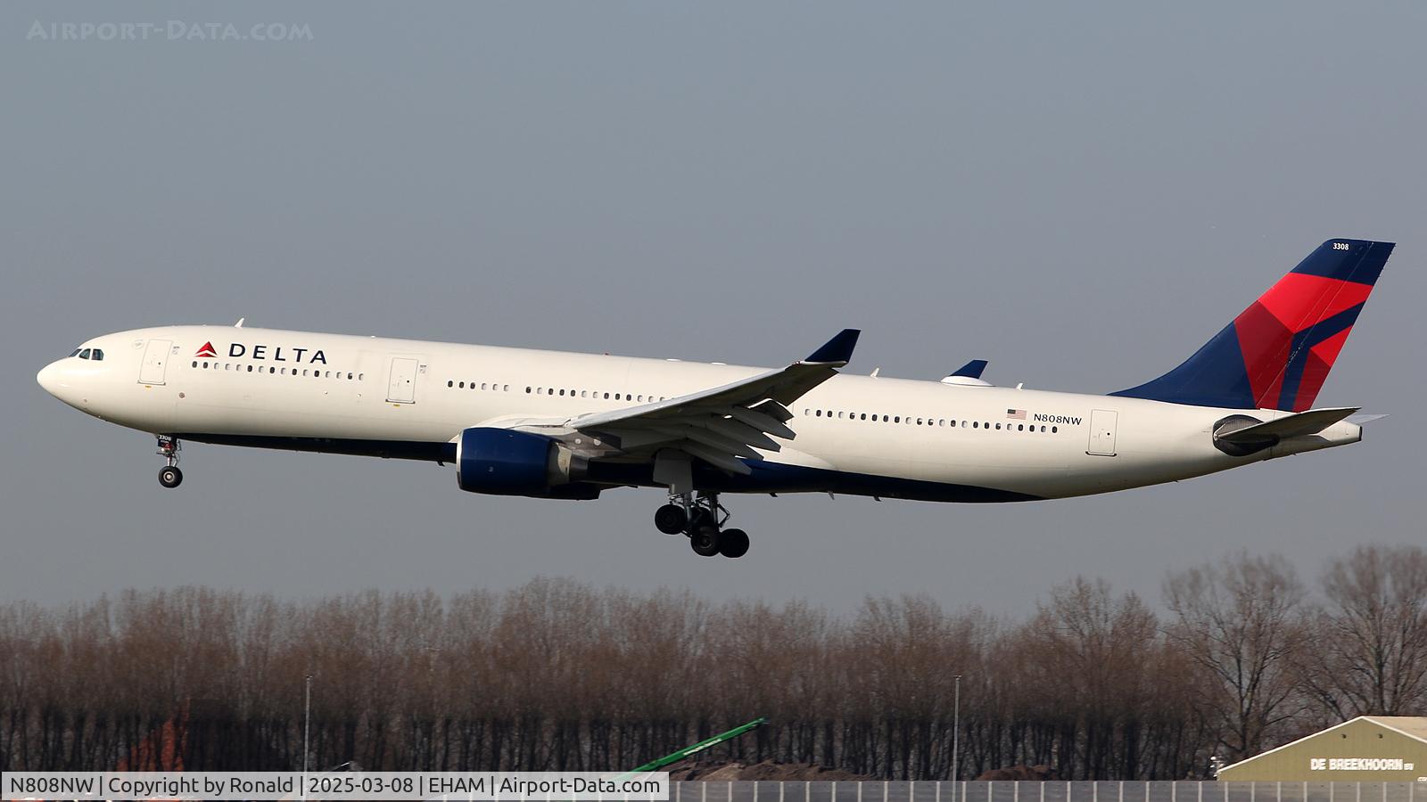 N808NW, 2004 Airbus A330-323 C/N 0591, at eham