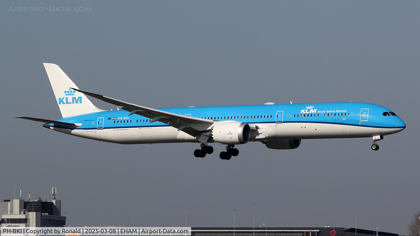 PH-BKI, 2020 Boeing 787-10 Dreamliner C/N 42496, at eham