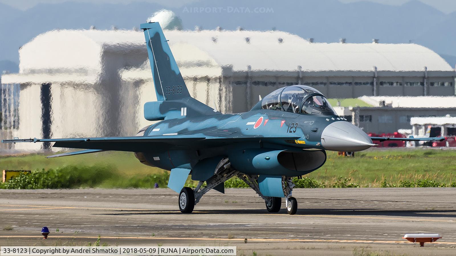33-8123, Mitsubishi F-2B C/N 3023, Training flight.