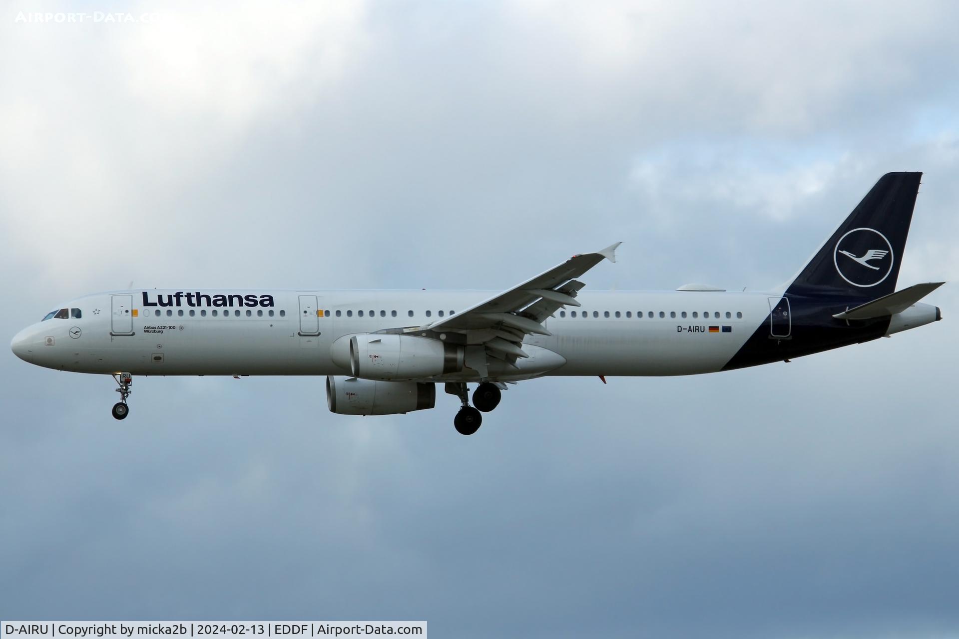 D-AIRU, 1997 Airbus A321-131 C/N 692, Landing