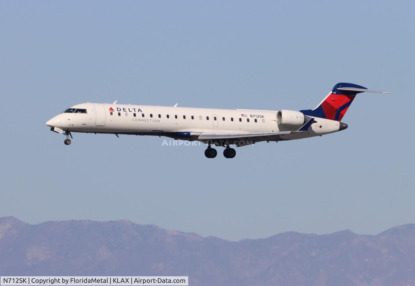 N712SK, 2004 Bombardier CRJ-700 (CL-600-2C10) Regional Jet C/N 10172, SKW/DAL CR7 zx tus-lax