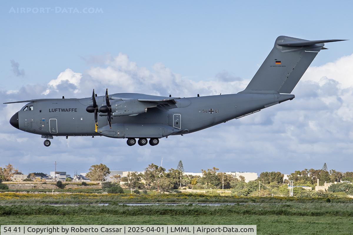 54 41, 2022 Airbus A400M-180 C/N 126, Runway 31